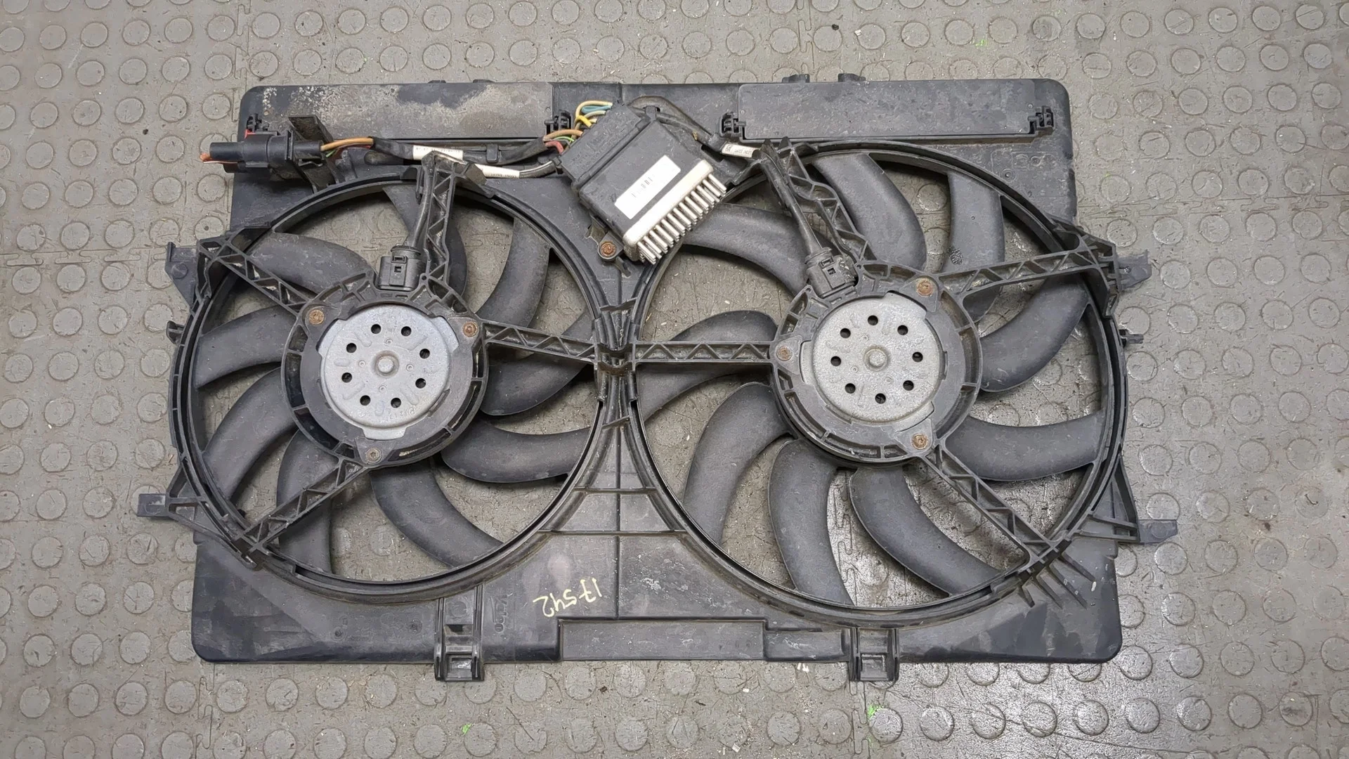 Вентилятор радиатора Audi A6 (C7) 2011-2018 КПП автомат 4х4 (АКПП) CAED Бензин 2 л TFSI