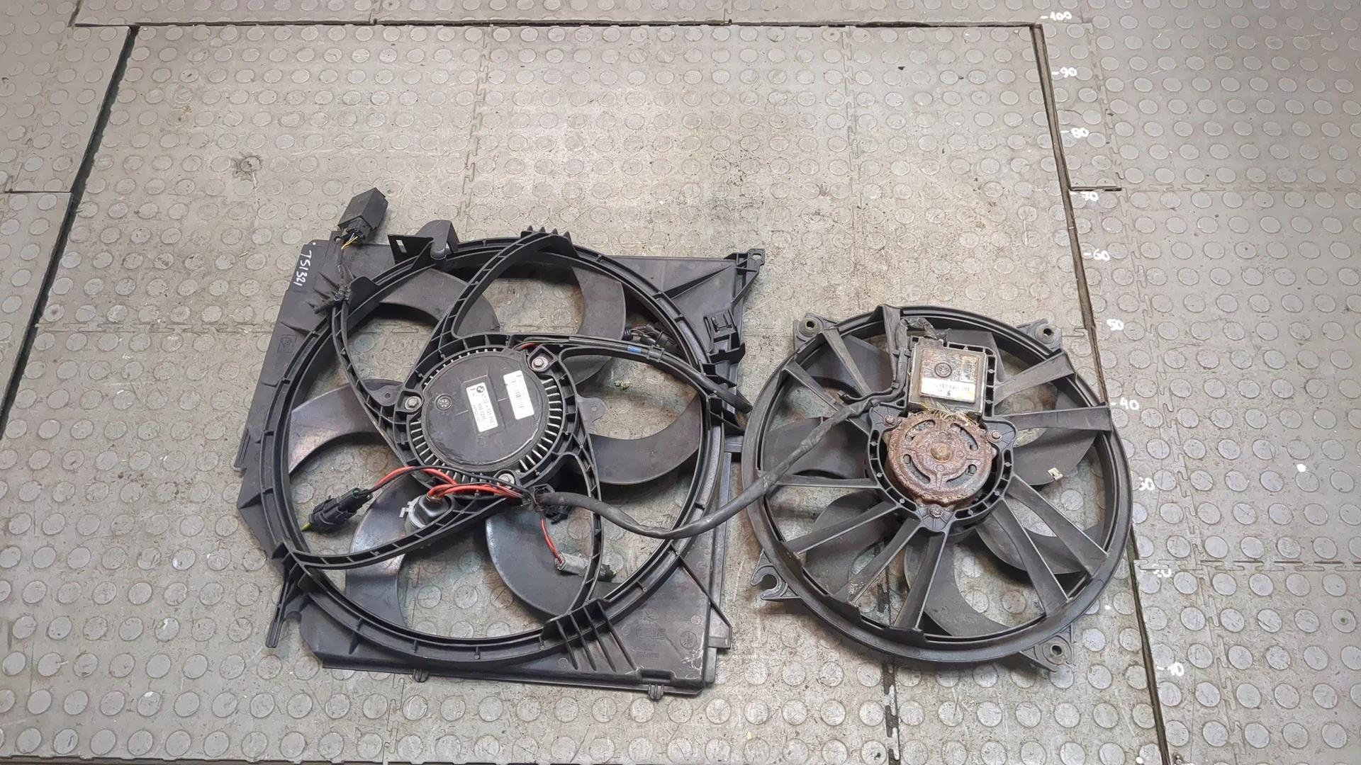 Вентилятор радиатора BMW X3 E83 2003-2010 КПП 6-ст.мех 4х4 (МКПП) N47D20A Дизель 2 л Турбо