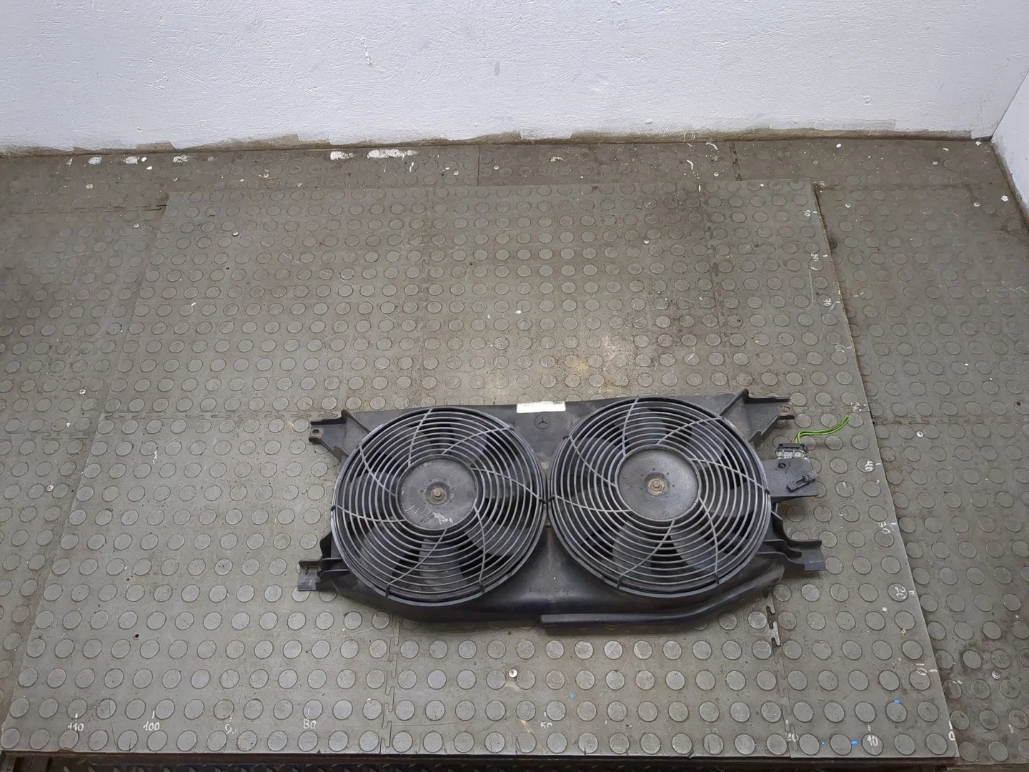 Вентилятор радиатора Mercedes-Benz ML W163 1997-2005 КПП автомат 4х4 (АКПП) M112.970 Бензин 3.7 л Инжектор