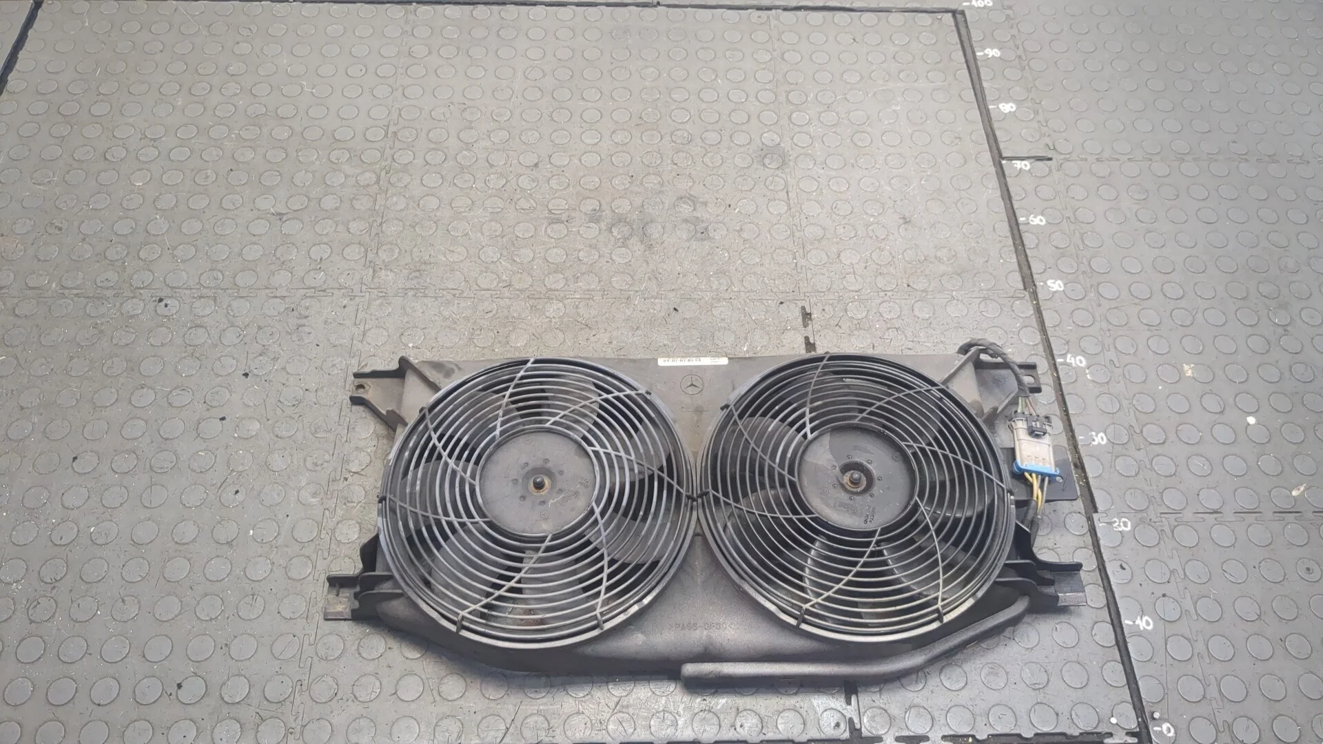 Вентилятор радиатора Mercedes-Benz ML W163 1997-2005 КПП автомат 4х4 (АКПП) M112.970 Бензин 3.7 л Инжектор