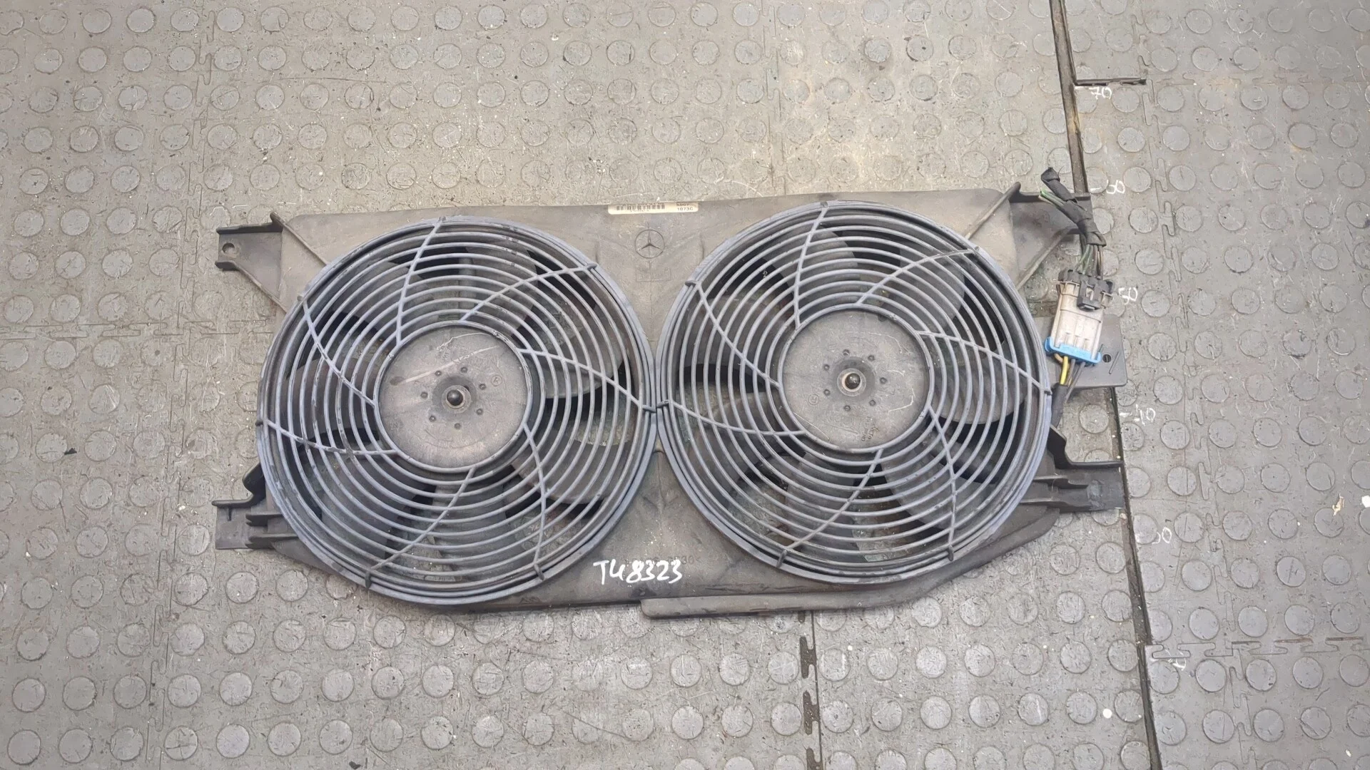 Вентилятор радиатора Mercedes-Benz ML W163 1997-2005 КПП автомат 4х4 (АКПП) M112.970 Бензин 3.7 л Инжектор