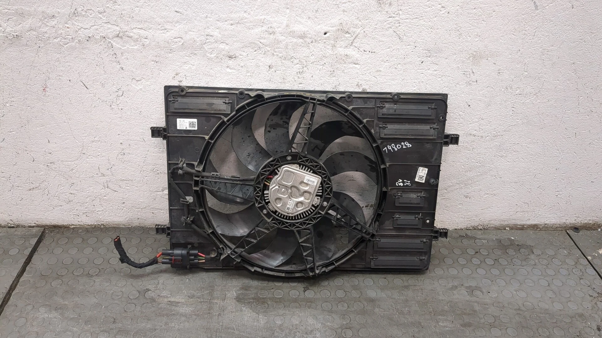 Вентилятор радиатора Audi A3 (8V) e-tron 2014-2018 КПП-робот (РКПП) CUKB Гибридный 1.4 л TSI