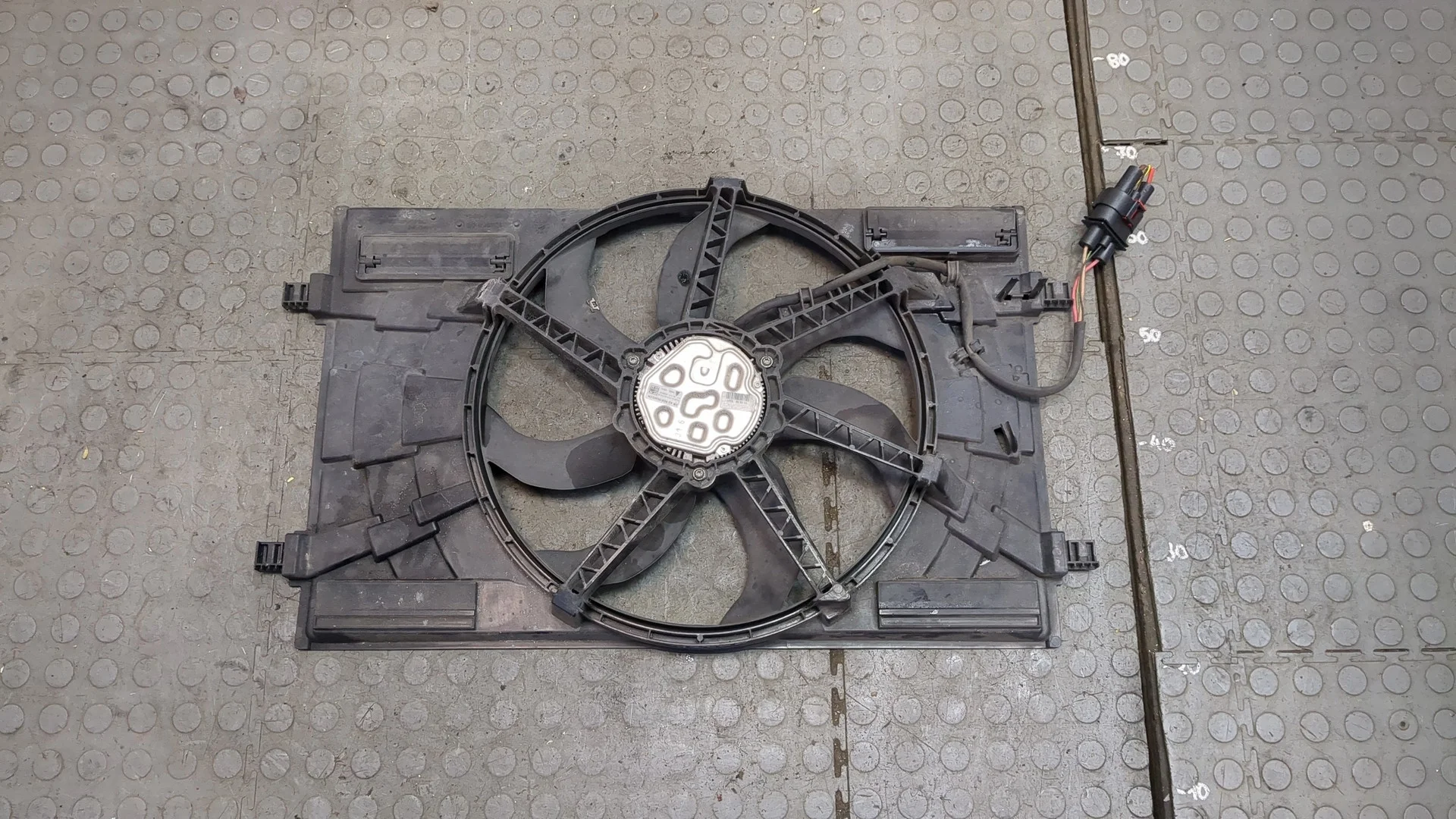 Вентилятор радиатора Skoda SuperB 2015-2025 КПП 6-ст.мех.(МКПП) CRLB Дизель 2 л TDI