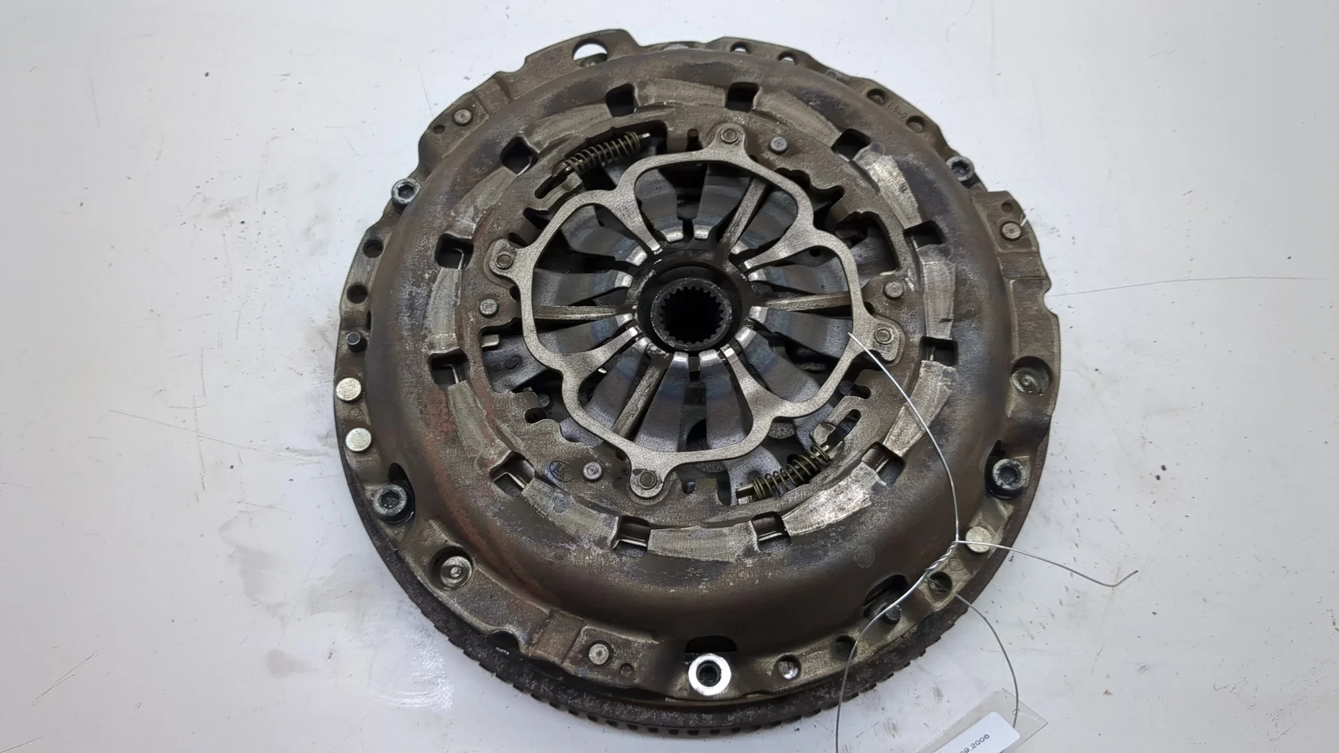 Маховик Audi A4 (B7) 2004-2009 КПП 6-ст.мех.(МКПП) BUL Бензин 2 л TFSI