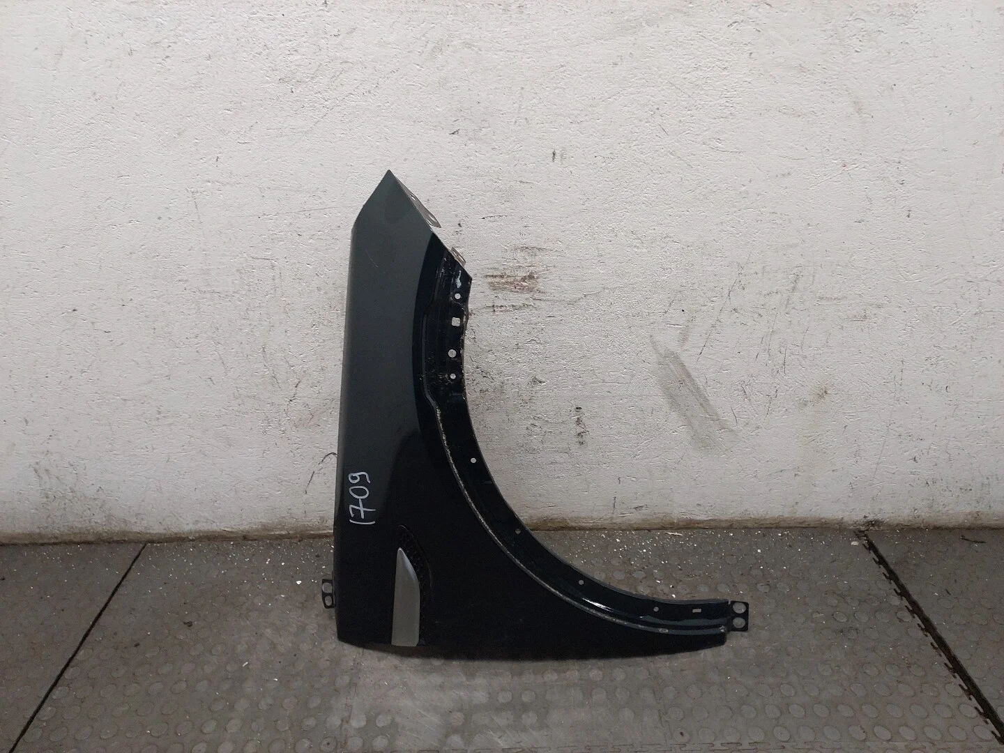 Крыло Land Rover Discovery Sport 2014-2022 КПП автомат 4х4 (АКПП) 204PT Бензин 2 л Турбо-инжектор