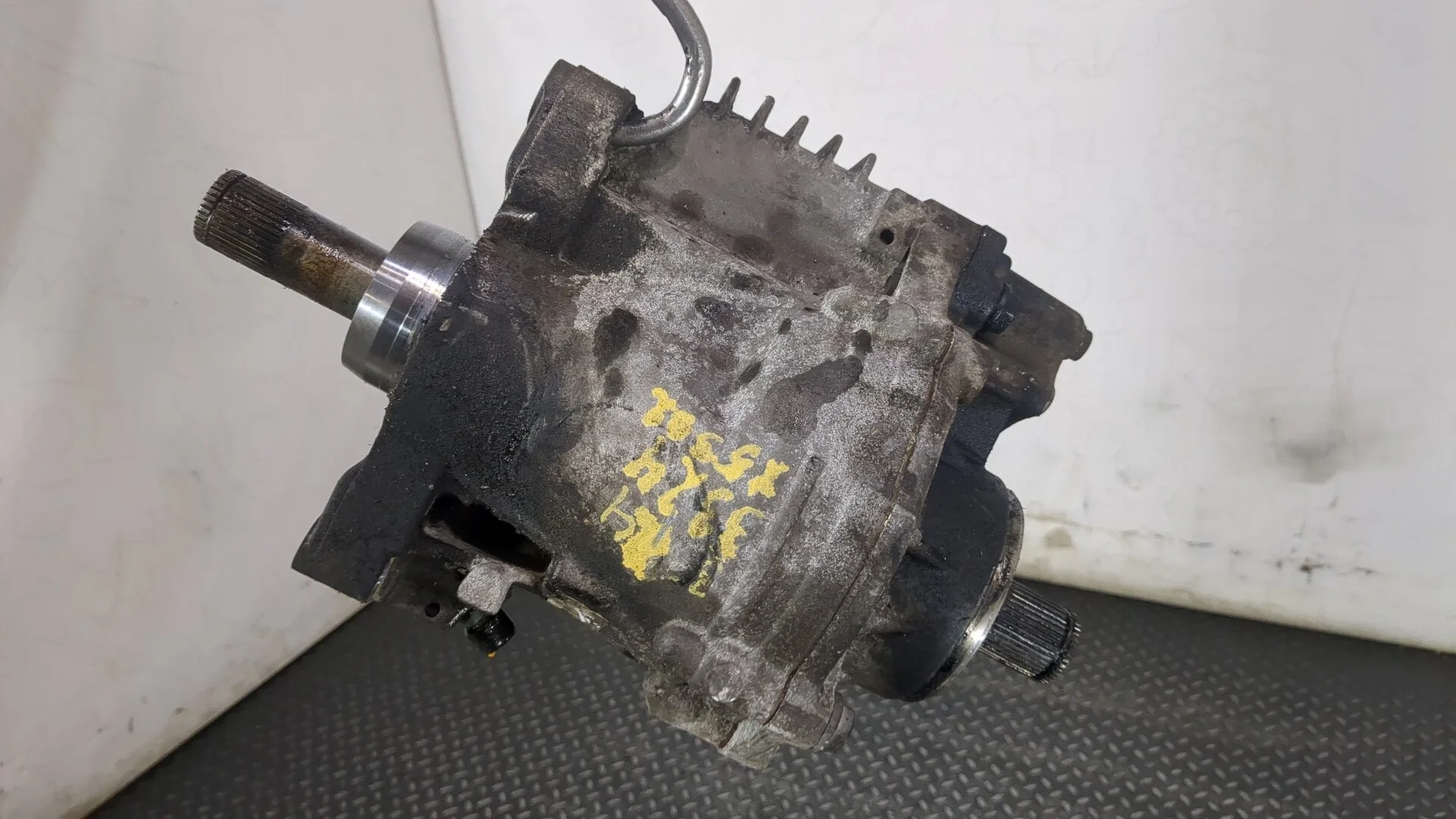 Редуктор Раздаточный КПП (раздатка) Audi Q3 2011-2018 КПП-робот 4х4 (РКПП) CFGC Дизель 2 л TDI