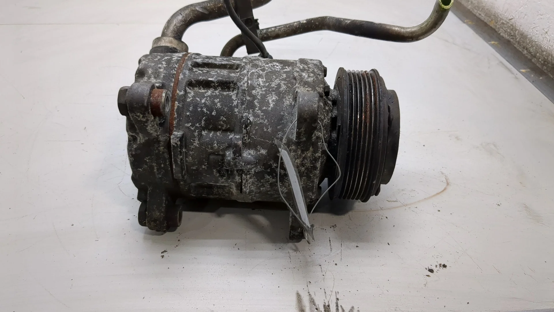 Компрессор кондиционера BMW 5 F10 2010-2017 КПП автомат (АКПП) N57D30A Дизель 3 л Турбо