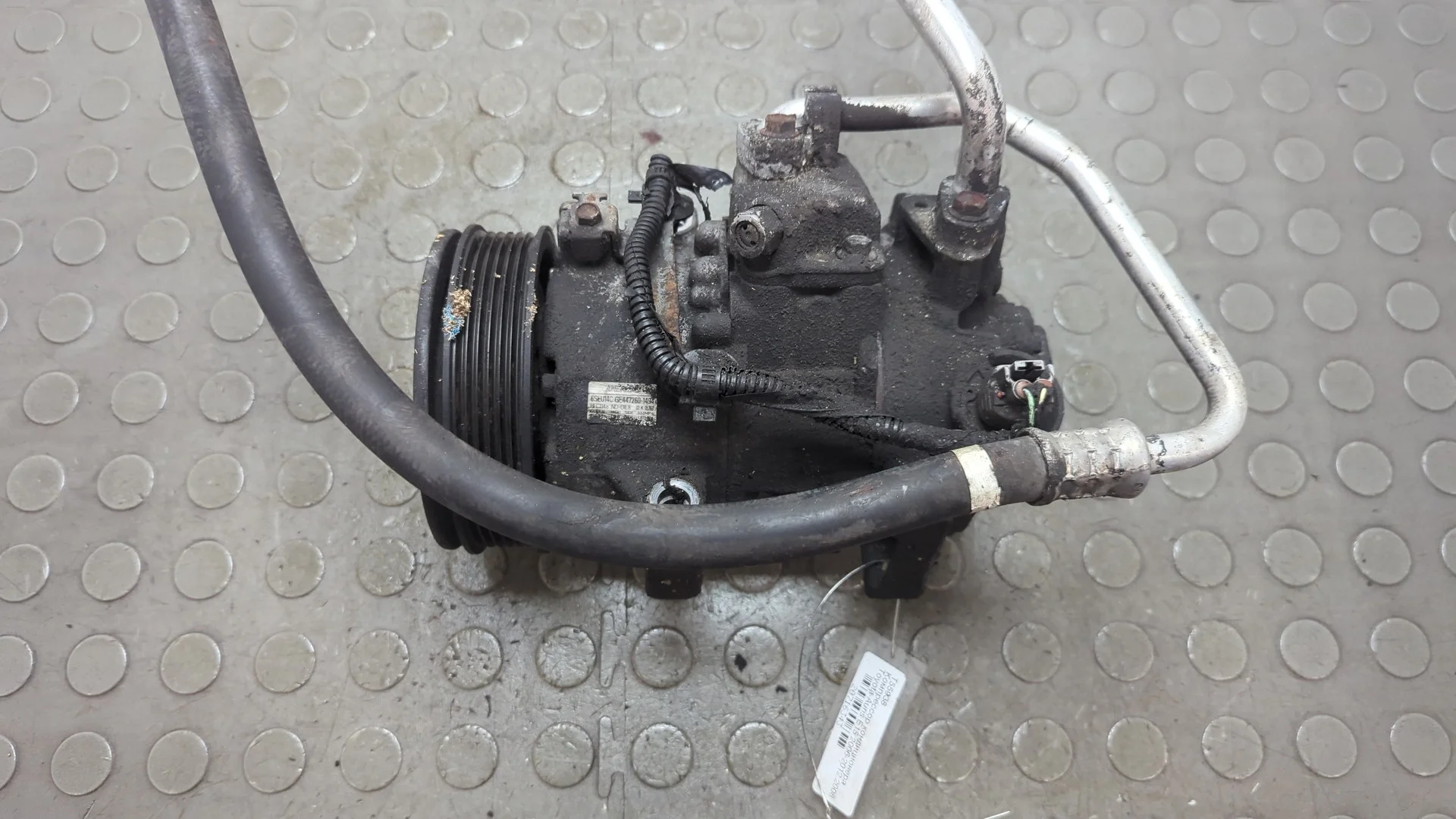 Компрессор кондиционера Toyota Auris E15 2006-2012 КПП 5-ст.мех.(МКПП) 1ZR-FE Бензин 1.6 л Инжектор