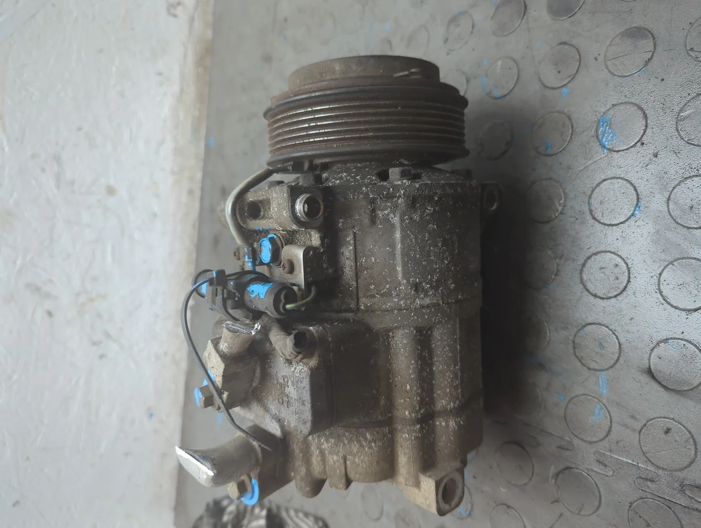 Компрессор кондиционера Land Rover Range Rover 3 (LM) 2002-2012 КПП автомат 4х4 (АКПП) AJ 4.4 Бензин 4.4 л Инжектор