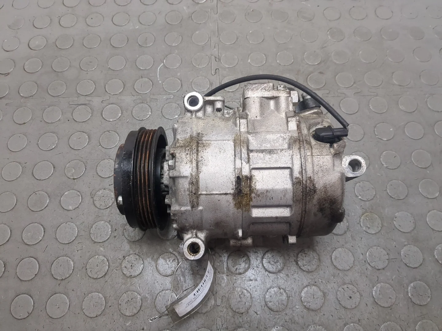 Компрессор кондиционера BMW 7 E65 2001-2008 КПП автомат (АКПП) N62B48B Бензин 4.8 л Инжектор