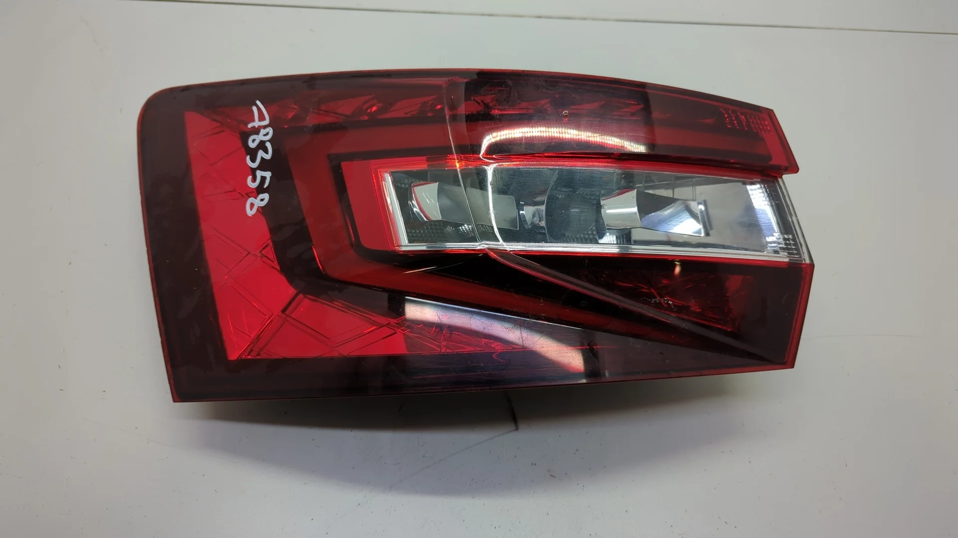 Фонарь (задний) Skoda SuperB 2015-2025 КПП 6-ст.мех.(МКПП) CRLB Дизель 2 л TDI