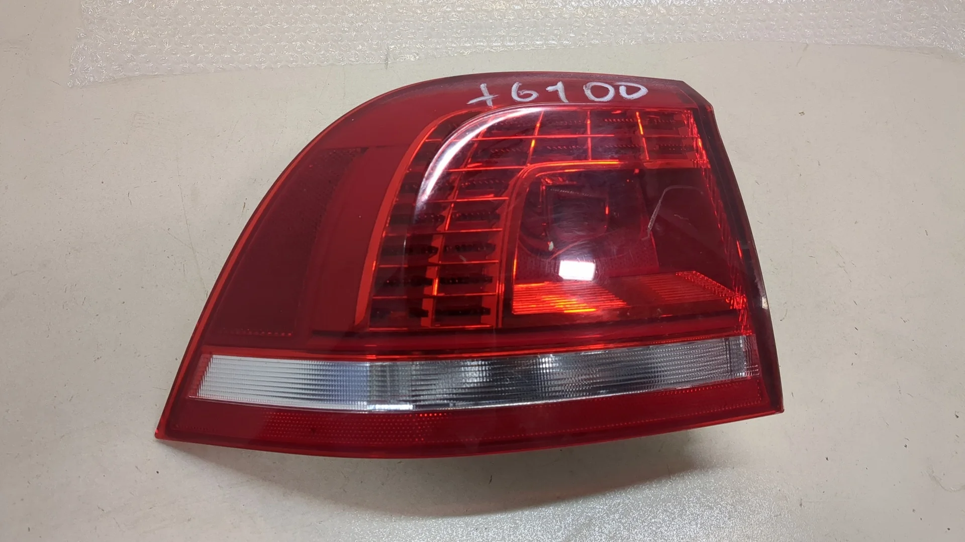 Фонарь (задний) Volkswagen Touareg 2014-2018 КПП автомат 4х4 (АКПП) CVVA Дизель 3 л TDI