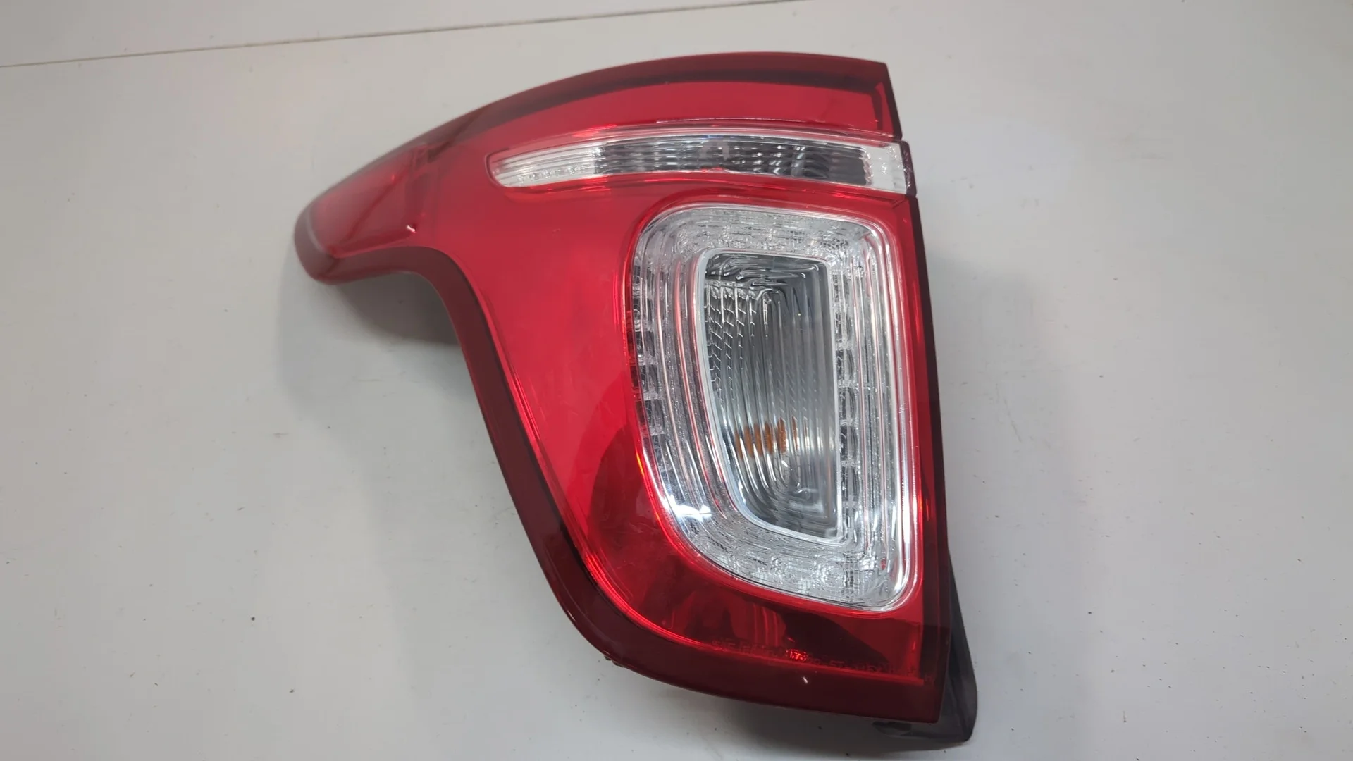 Фонарь (задний) Ford Explorer 2010-2015 КПП автомат 4х4 (АКПП) Б/Н 3.5i Бензин 3.5 л Инжектор