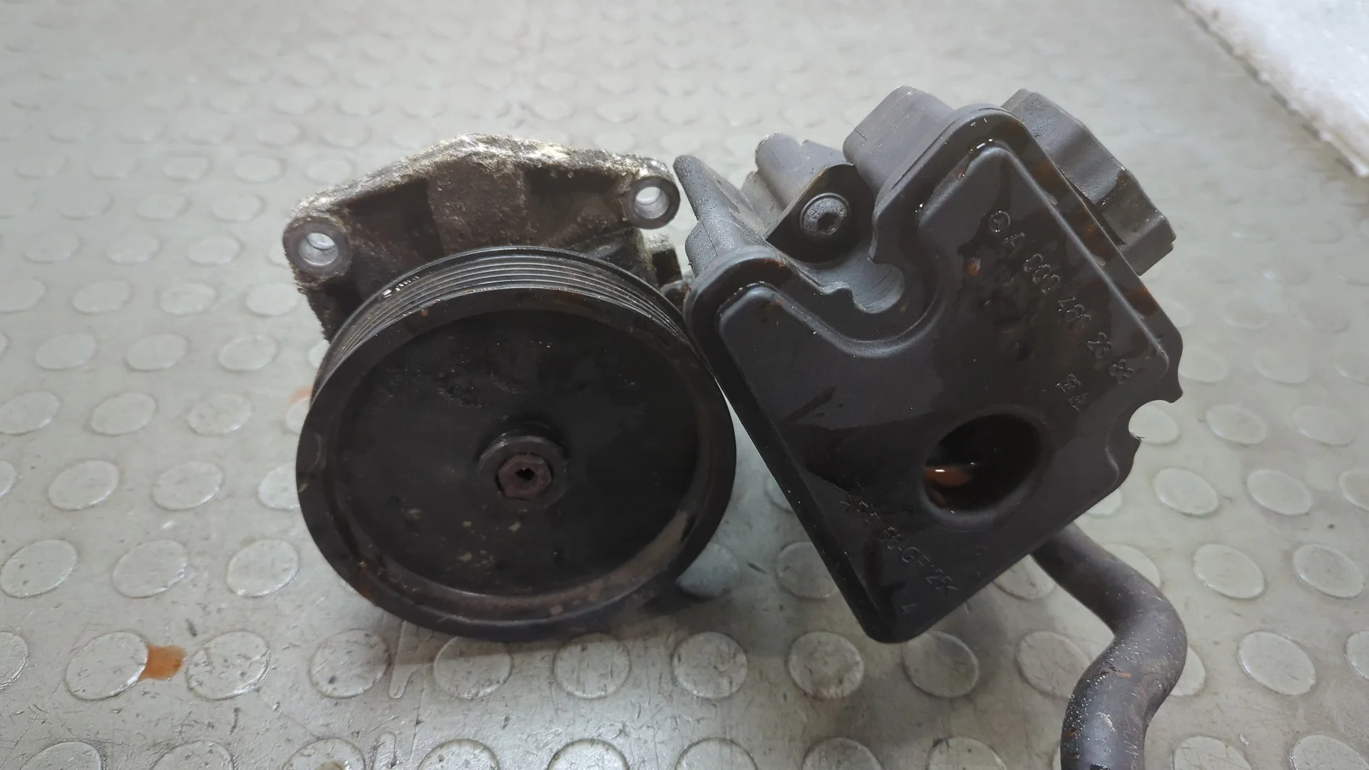 Насос гидроусилителя руля (ГУР) Mercedes-Benz GLK X204 2008-2015 КПП автомат 4х4 (АКПП) M272.971 Бензин 3.5 л Инжектор