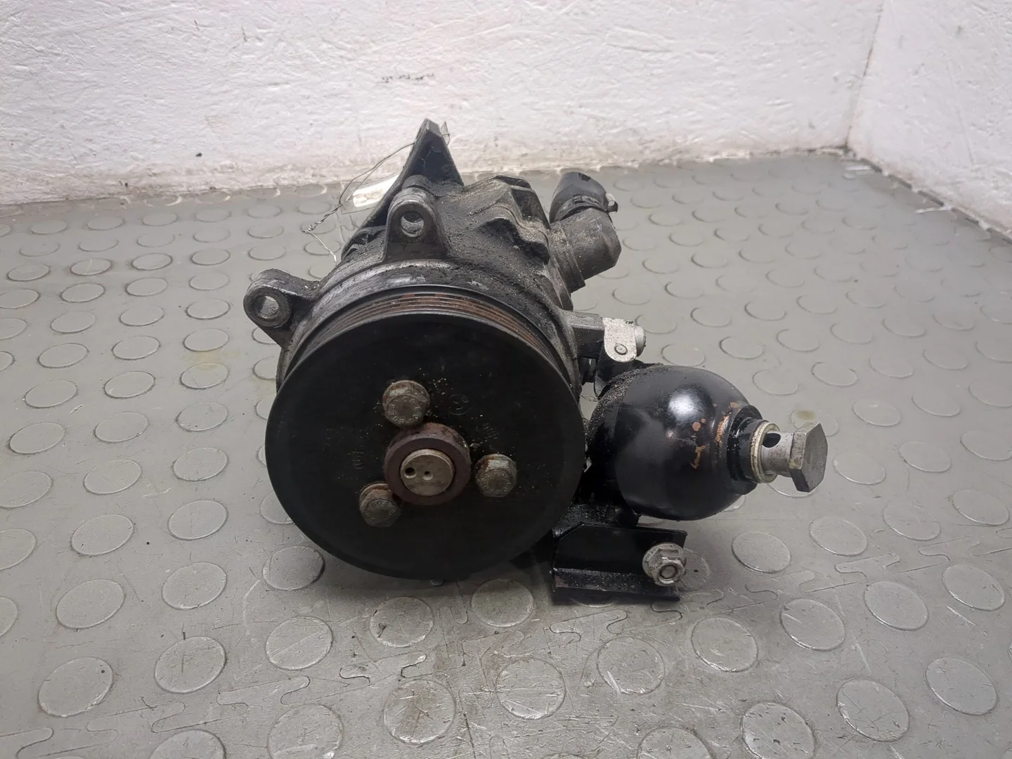 Насос гидроусилителя руля (ГУР) BMW 7 E65 2001-2008 КПП автомат (АКПП) N62B48B Бензин 4.8 л Инжектор