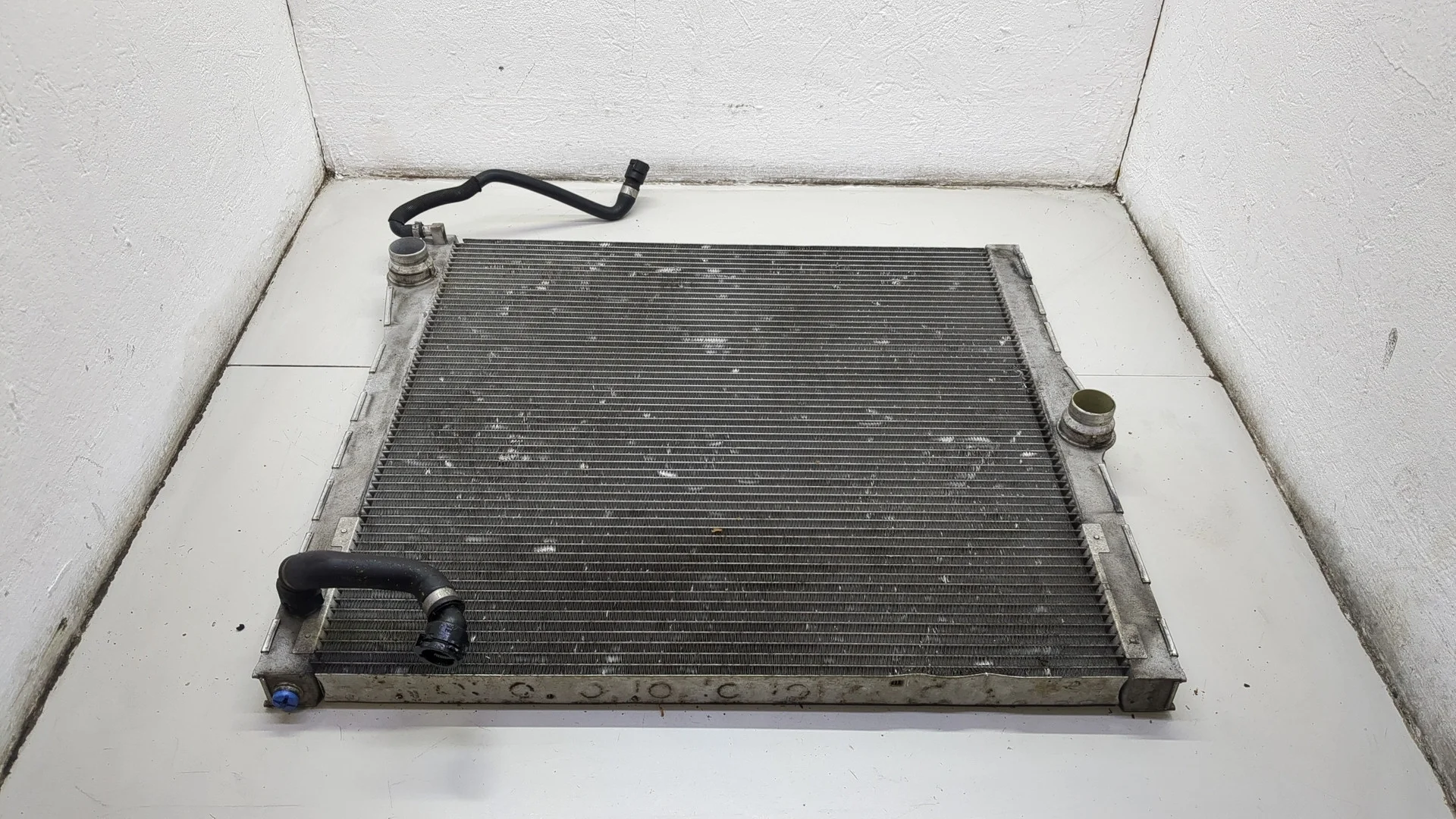 Радиатор охлаждения двигателя BMW X5 E70 2006-2013 КПП автомат 4х4 (АКПП) N62B48B Бензин 4.8 л Инжектор