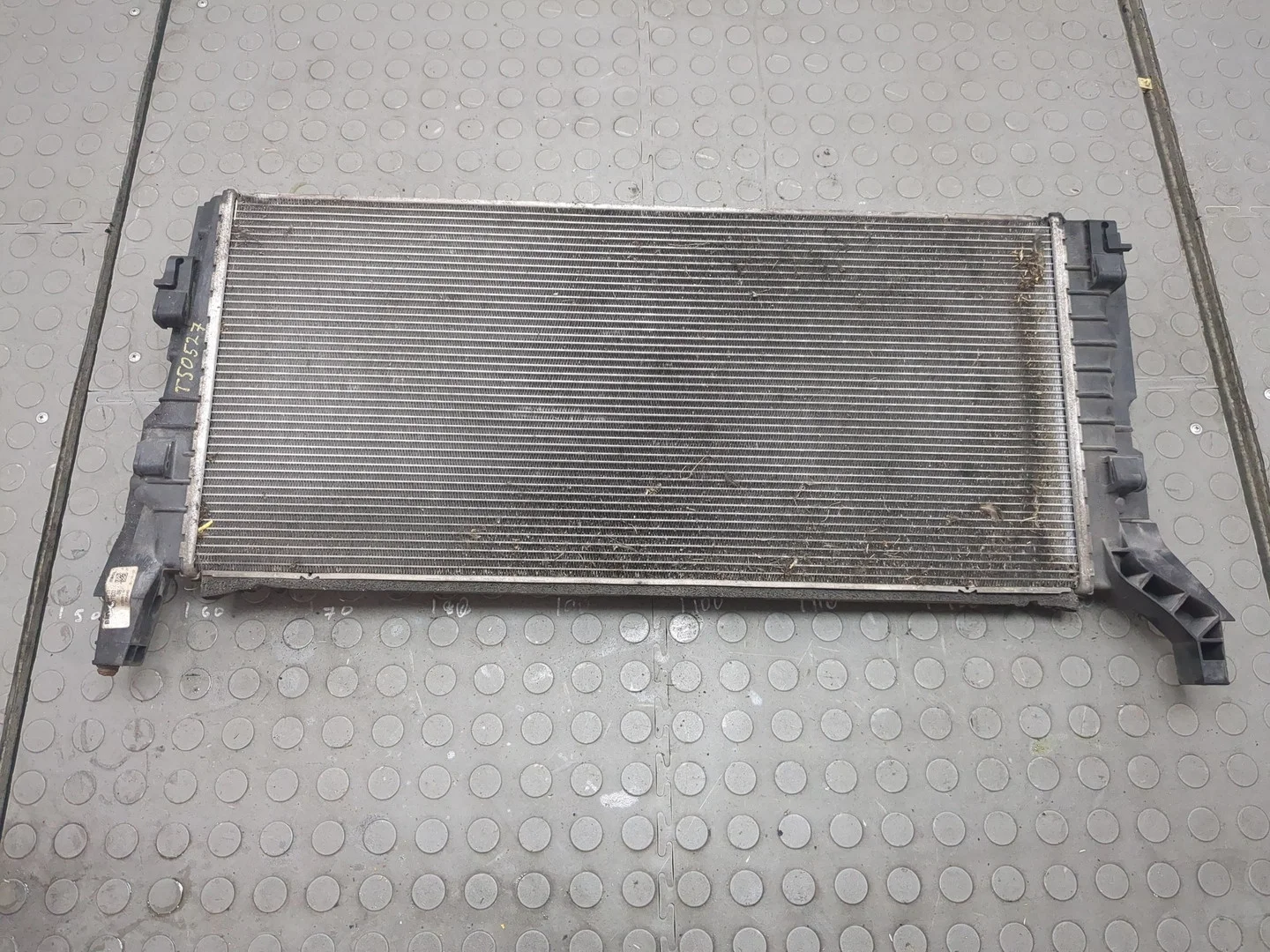 Радиатор охлаждения двигателя BMW X1 (F48) 2015-2022 КПП автомат 4х4 (АКПП) B47C20A Дизель 2 л Турбо