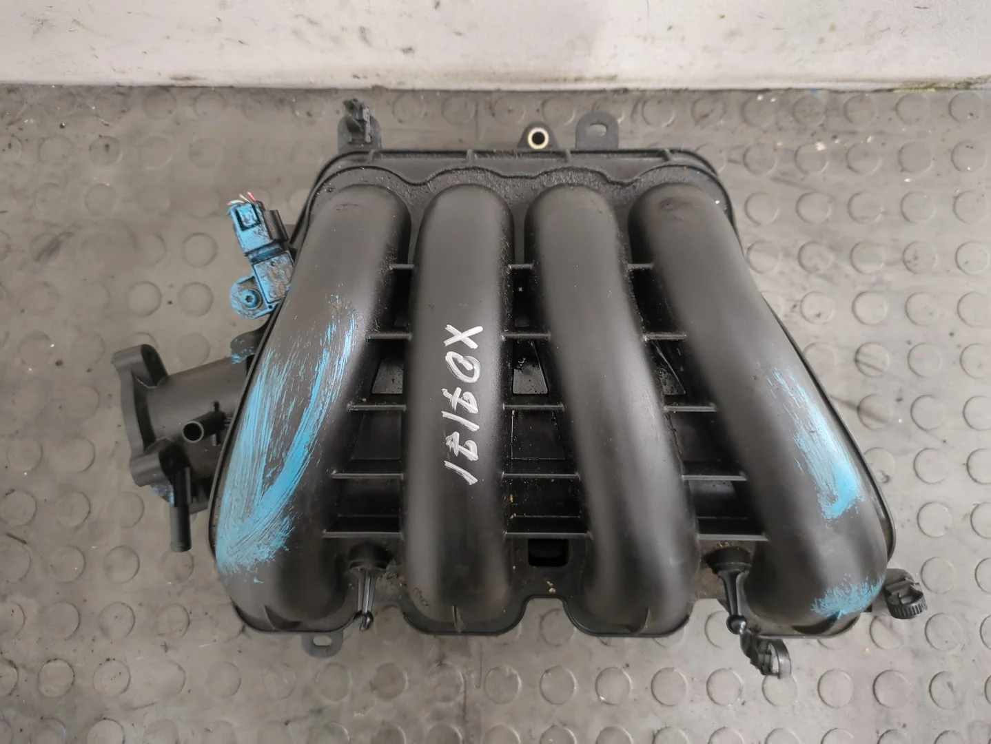 Коллектор впускной Mazda CX-5 2012-2017 КПП 6-ст.мех.(МКПП) PE Бензин 2 л Инжектор