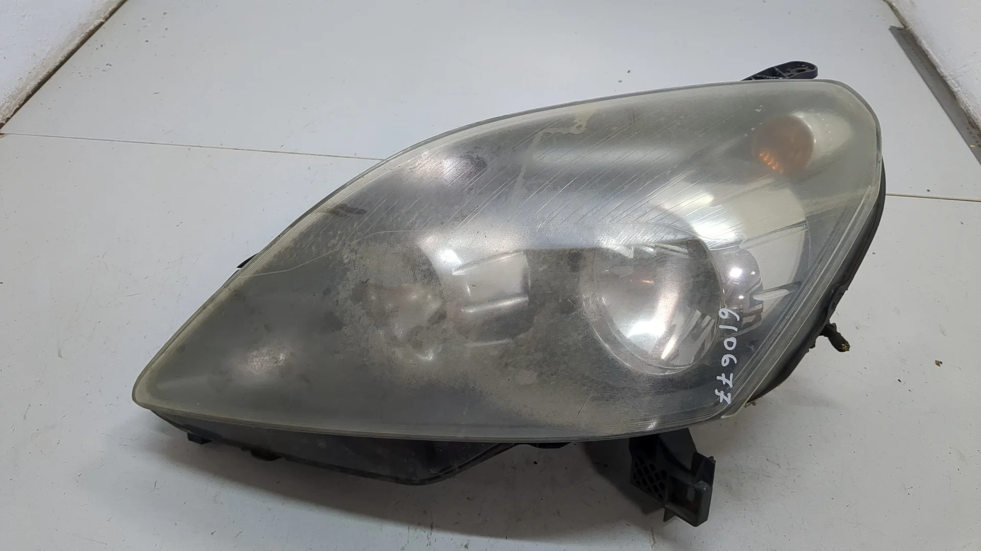 Фара (передняя) Opel Zafira B 2005-2014 КПП автомат (АКПП) Z22YH Бензин 2.2 л Инжектор