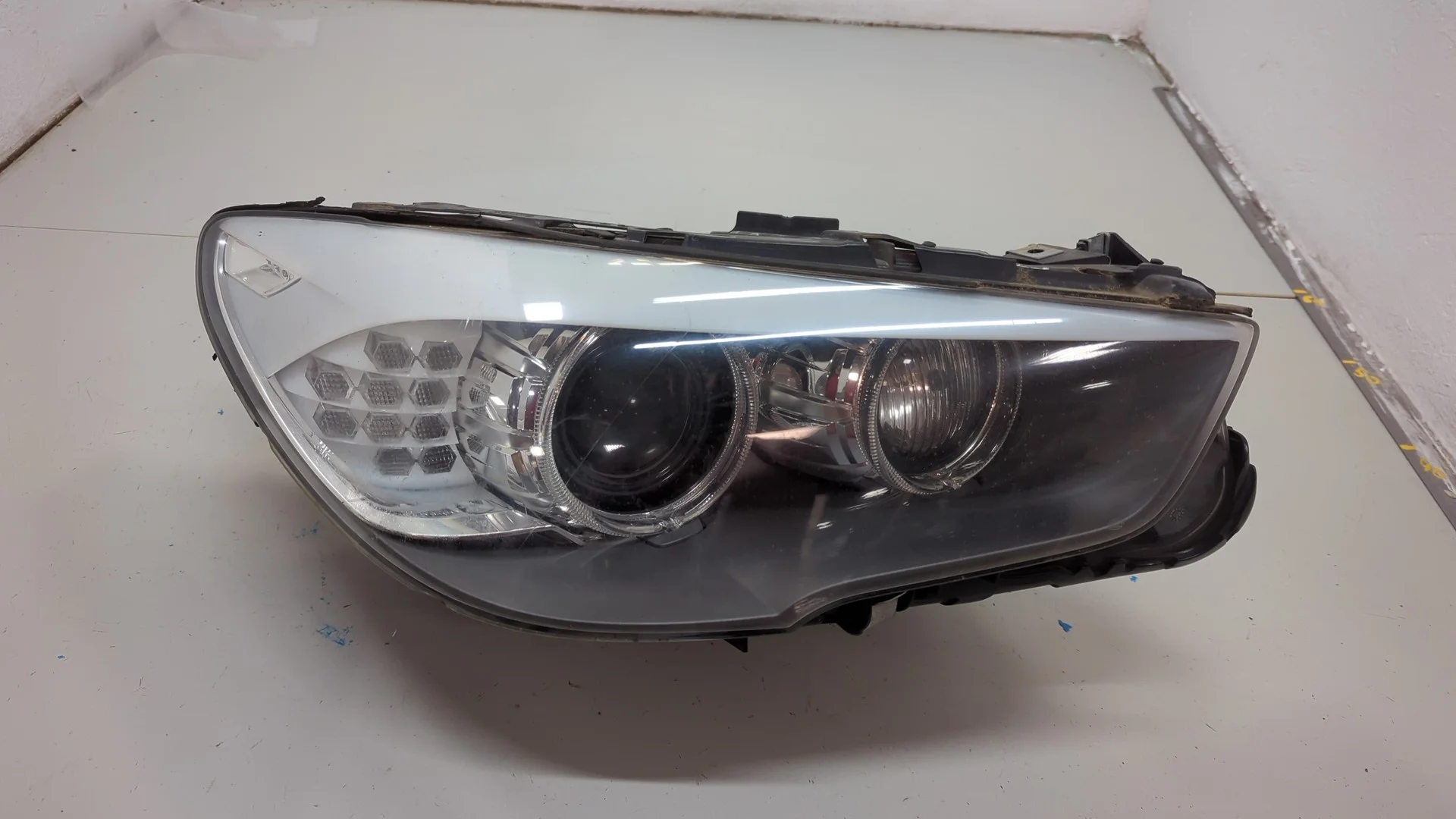 Фара (передняя) BMW 5 F07 Gran Turismo 2010-2017 КПП автомат (АКПП) N55B30A Бензин 3 л Турбо-инжектор