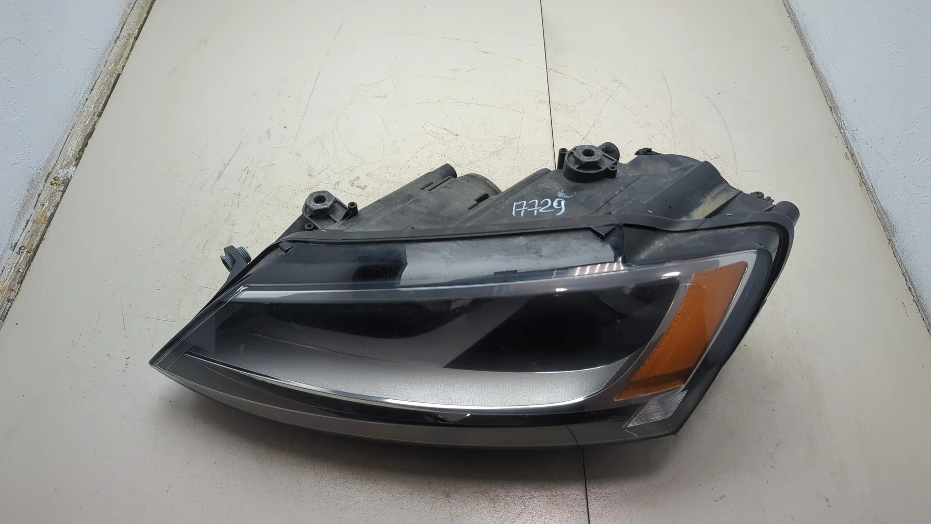 Фара (передняя) Volkswagen Jetta 6 2010-2018 КПП автомат (АКПП) CPRA Бензин 1.8 л TSI