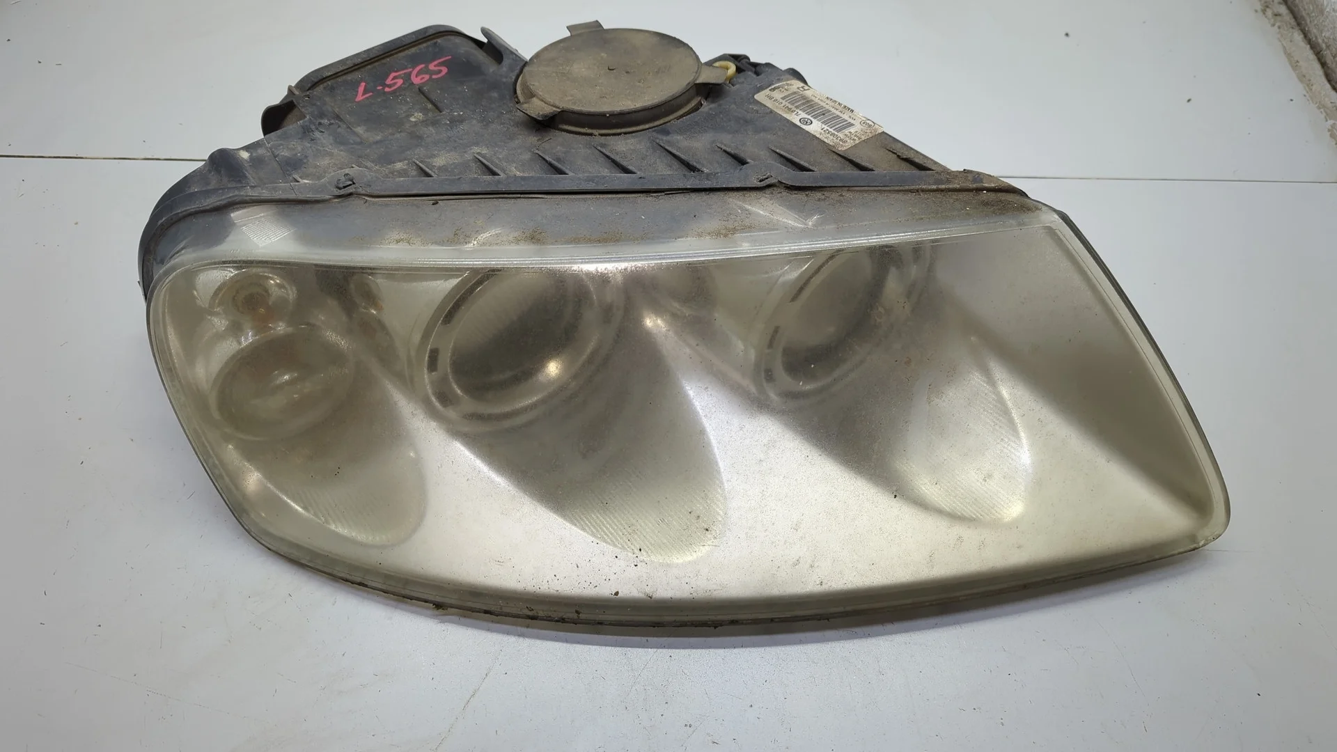 Фара (передняя) Volkswagen Touareg 2002-2007 КПП автомат 4х4 (АКПП) AXQ Бензин 4.2 л Инжектор