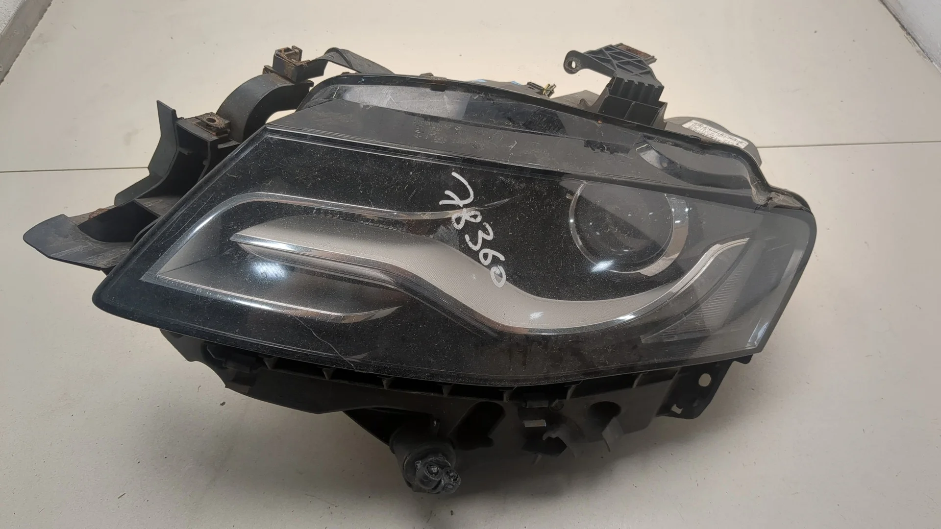 Фара (передняя) Audi A4 (B8) 2007-2015 КПП 6-ст.мех 4х4 (МКПП) CAHA Дизель 2 л TDI