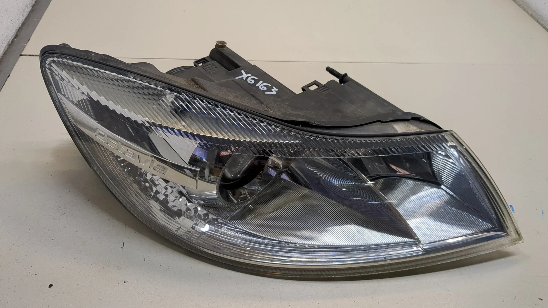 Фара (передняя) Skoda Octavia (A5) 2004-2013 КПП 6-ст.мех.(МКПП) CDAA Бензин 1.8 л TSI