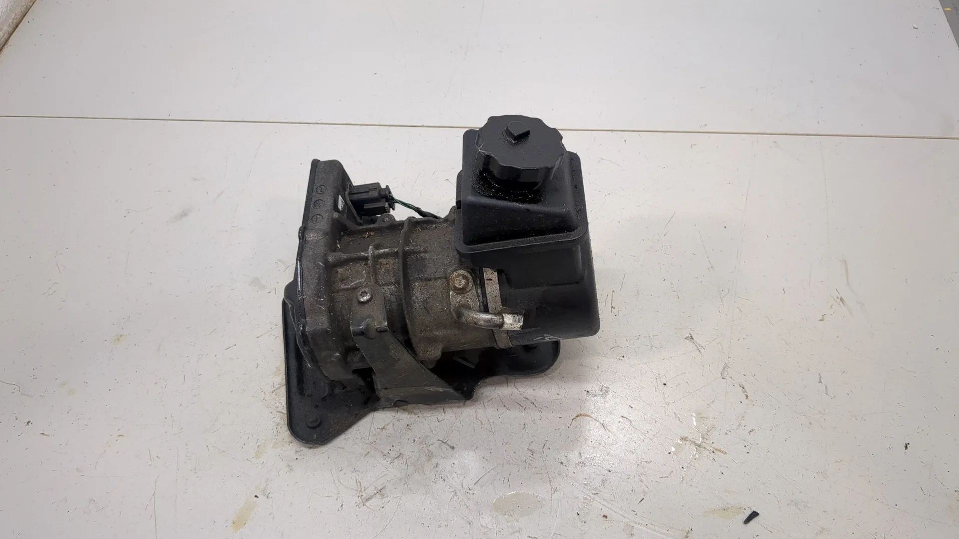 Насос электрический усилителя руля Mercedes-Benz M-Class W164 2005-2011 КПП автомат 4х4 (АКПП) OM 642.820 Дизель 3 л CDI