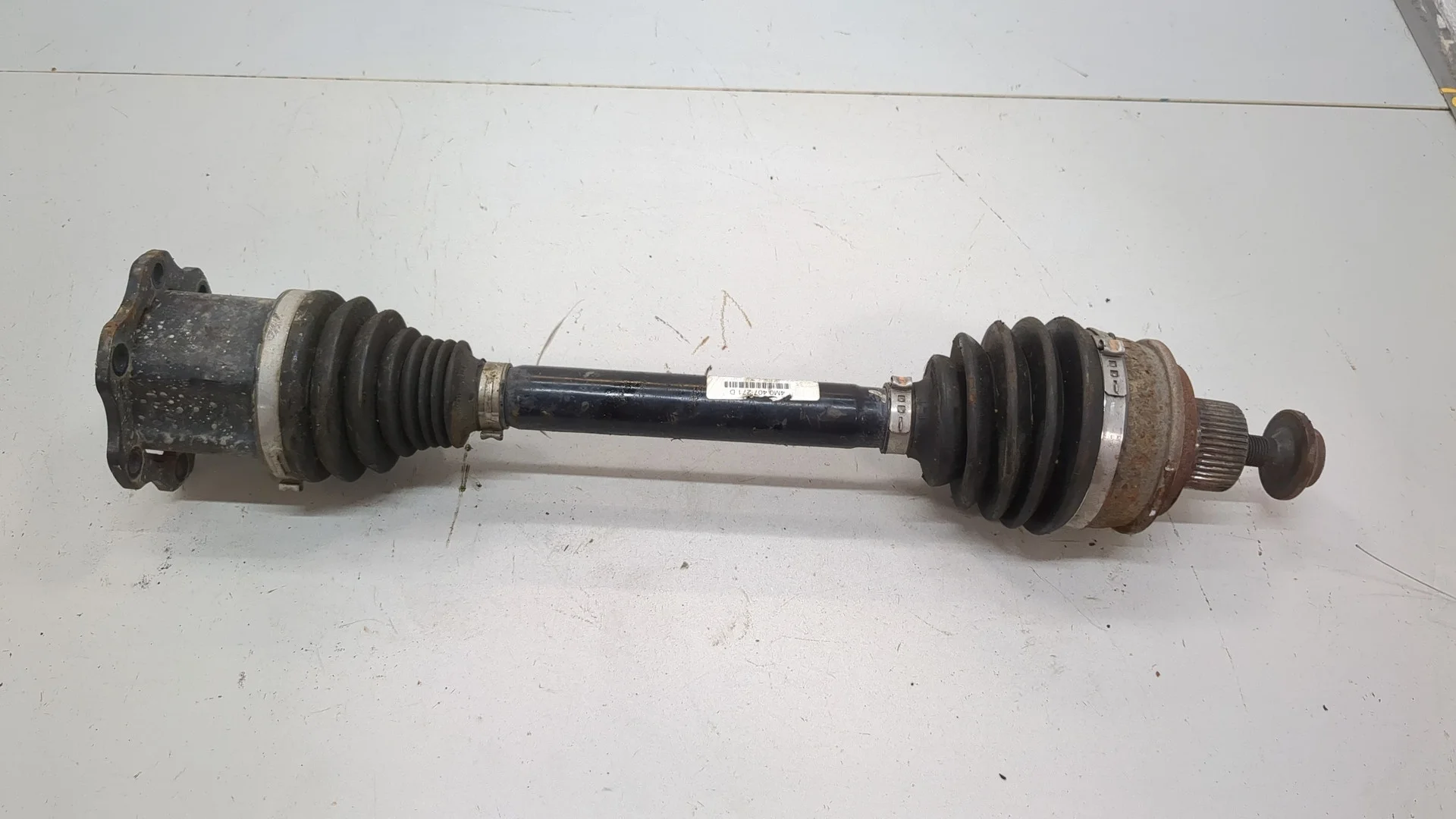 Полуось (приводной вал, шрус) Audi Q7 2015-2025 КПП автомат 4х4 (АКПП) DMFB Бензин 2 л TFSI