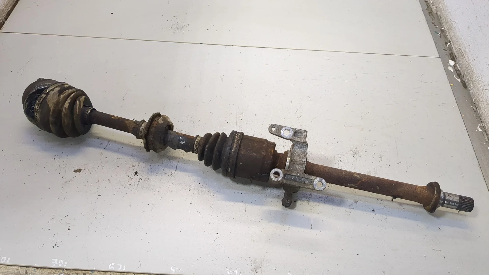 Полуось (приводной вал, шрус) Honda CR-V 2001-2006 КПП 5-ст.мех 4х4 (МКПП) K20A4 Бензин 2 л Инжектор