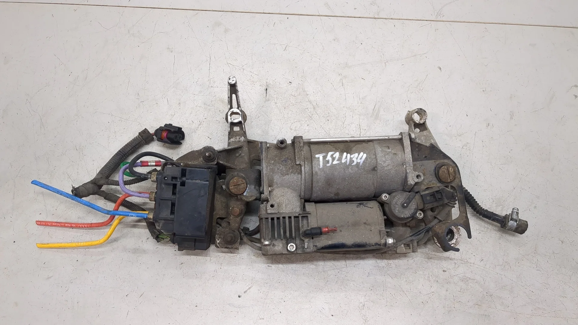 Компрессор воздушный (пневмоподвески) Audi Q7 2005-2015 КПП автомат 4х4 (АКПП) CASA Дизель 3 л TDI