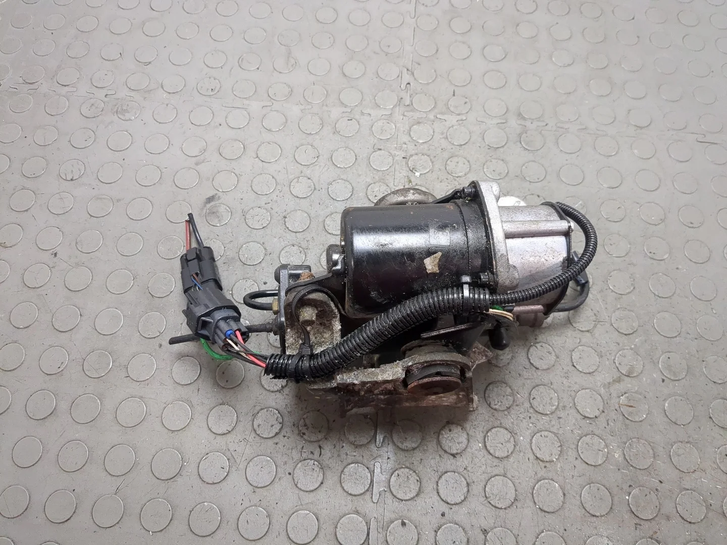 Компрессор воздушный (пневмоподвески) Land Rover Range Rover Sport 2005-2013 КПП автомат 4х4 (АКПП) 276DT Дизель 2.7 л Турбо