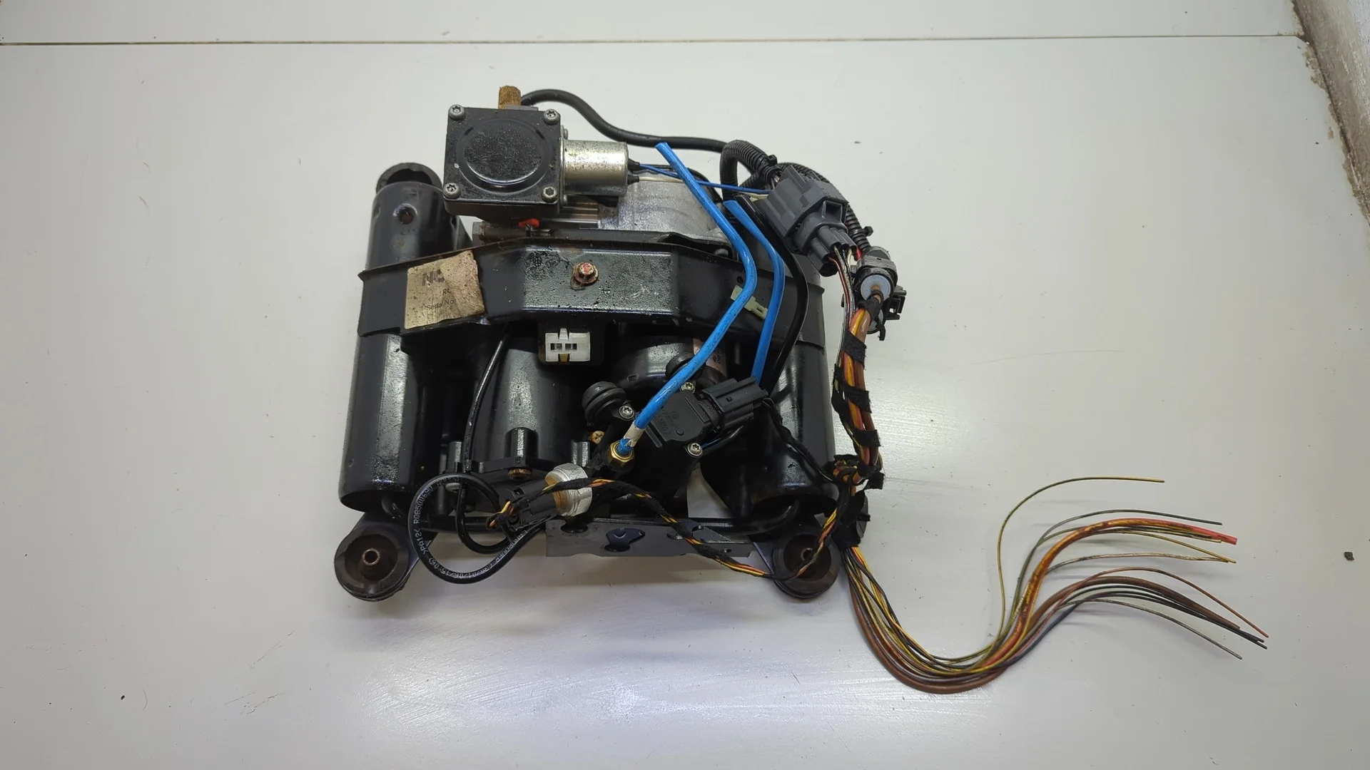 Компрессор воздушный (пневмоподвески) Land Rover Range Rover 3 (LM) 2002-2012 КПП автомат 4х4 (АКПП) M57D30 Дизель 2.9 л