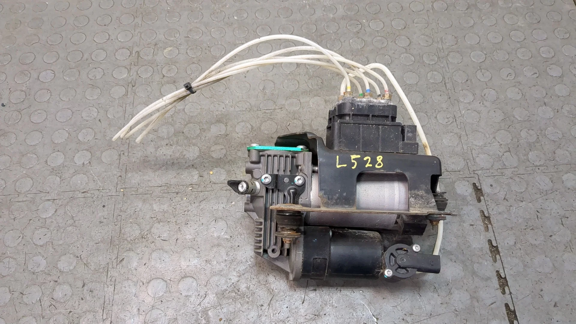 Компрессор воздушный (пневмоподвески) Mercedes-Benz GL-Class X164 2006-2012 КПП автомат 4х4 (АКПП) M273.923 Бензин 4.7 л Инжектор