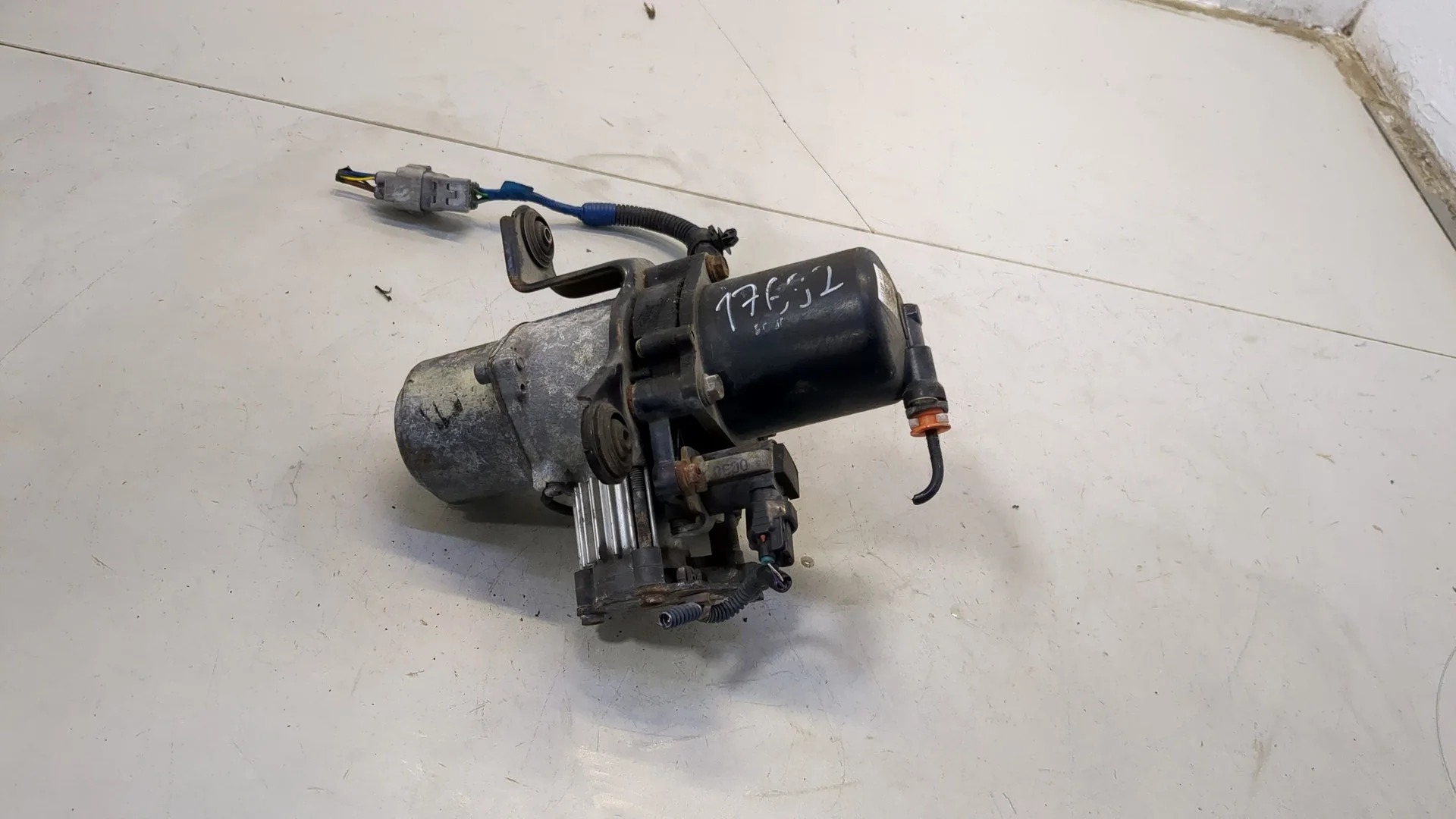 Компрессор воздушный (пневмоподвески) Lexus LS460 2006-2017 КПП автомат 4х4 (АКПП) 1URFSE Бензин 4.6 л Инжектор