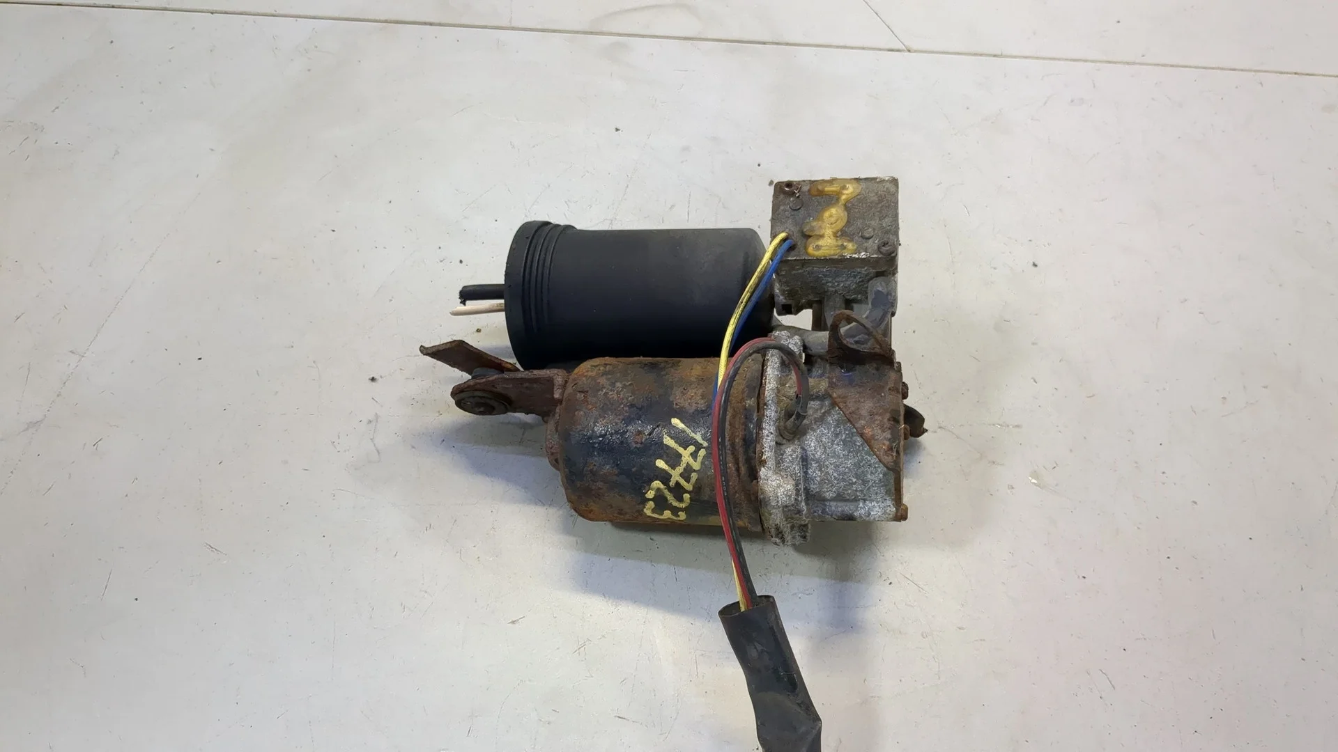 Компрессор воздушный (пневмоподвески) Infiniti QX56 2004-2010 КПП автомат 4х4 (АКПП) VK56DE Бензин 5.6 л Инжектор