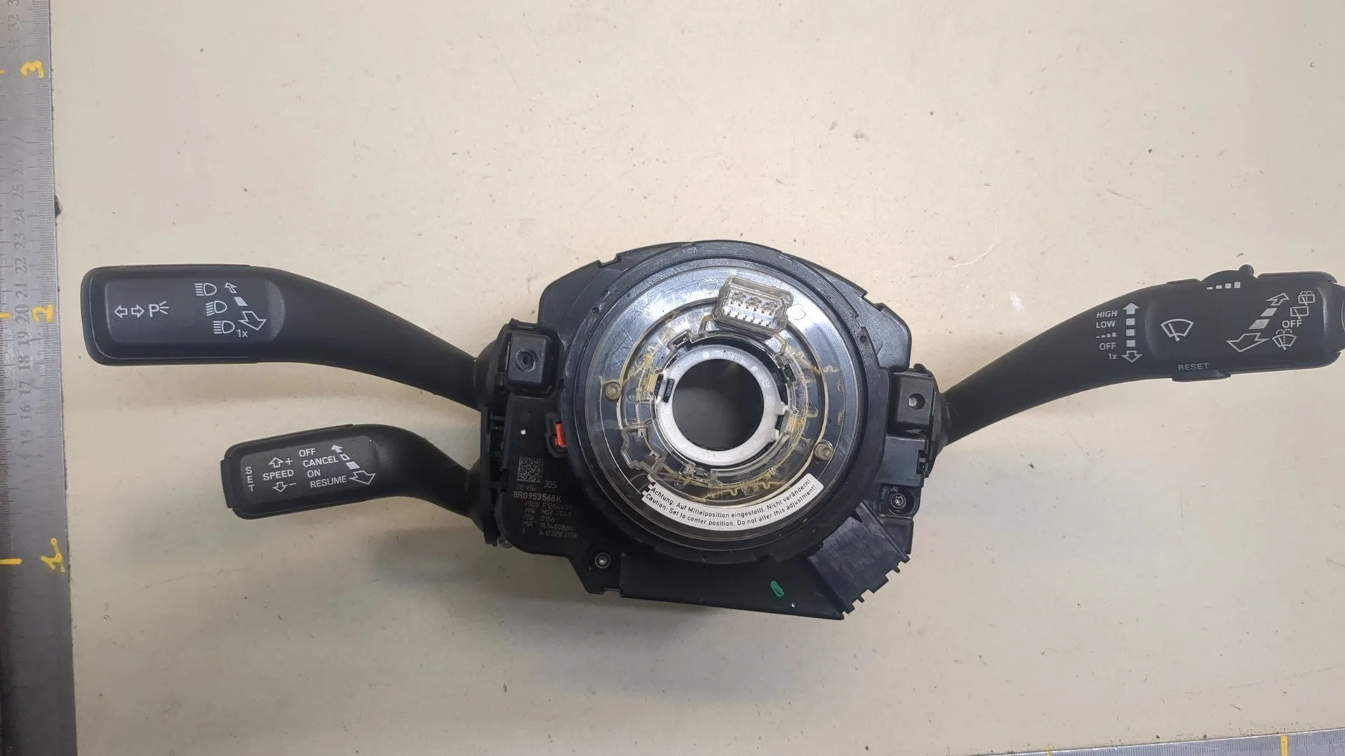 Переключатель поворотов и дворников (стрекоза) Audi A4 (B8) 2007-2015 КПП 6-ст.мех.(МКПП) CDHA Бензин 1.8 л TFSI