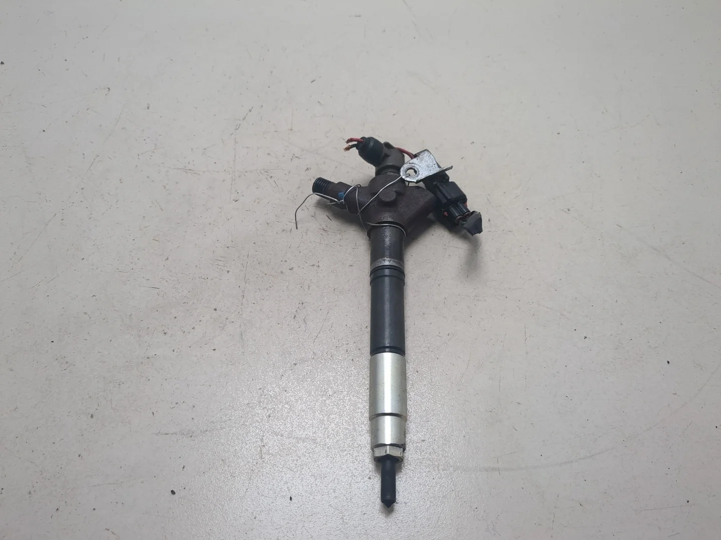 Форсунка топливная Toyota Auris E15 2006-2012 КПП 6-ст.мех.(МКПП) 2AD-FHV Дизель 2.2 л D-4D