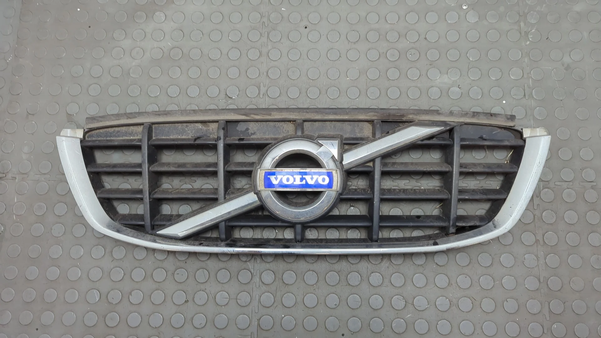 Решетка радиатора Volvo XC60 2008-2017 КПП автомат 4х4 (АКПП) D5244T10 Дизель 2.4 л Турбо