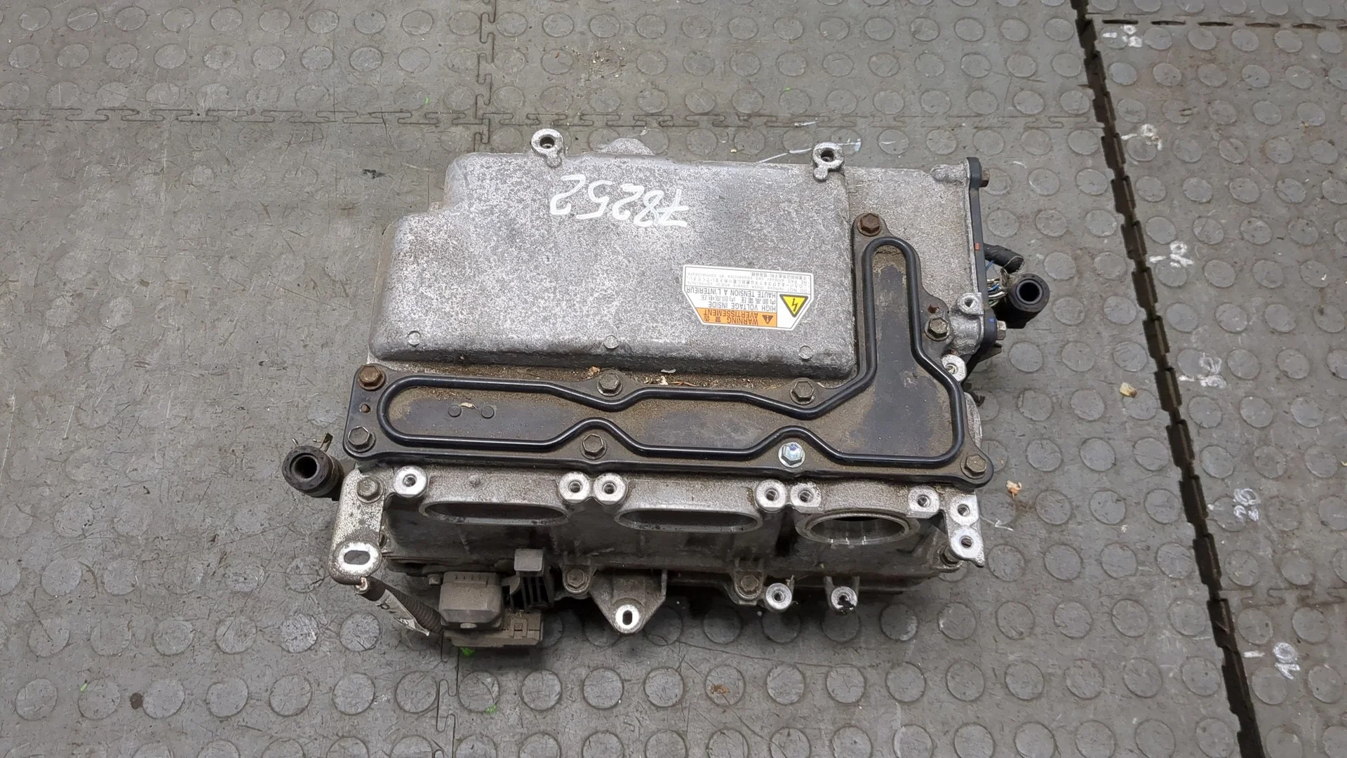 Инвертор, преобразователь напряжения Toyota Auris E15 2006-2012 КПП вариатор 2ZR-FXE Гибридный 1.8 л