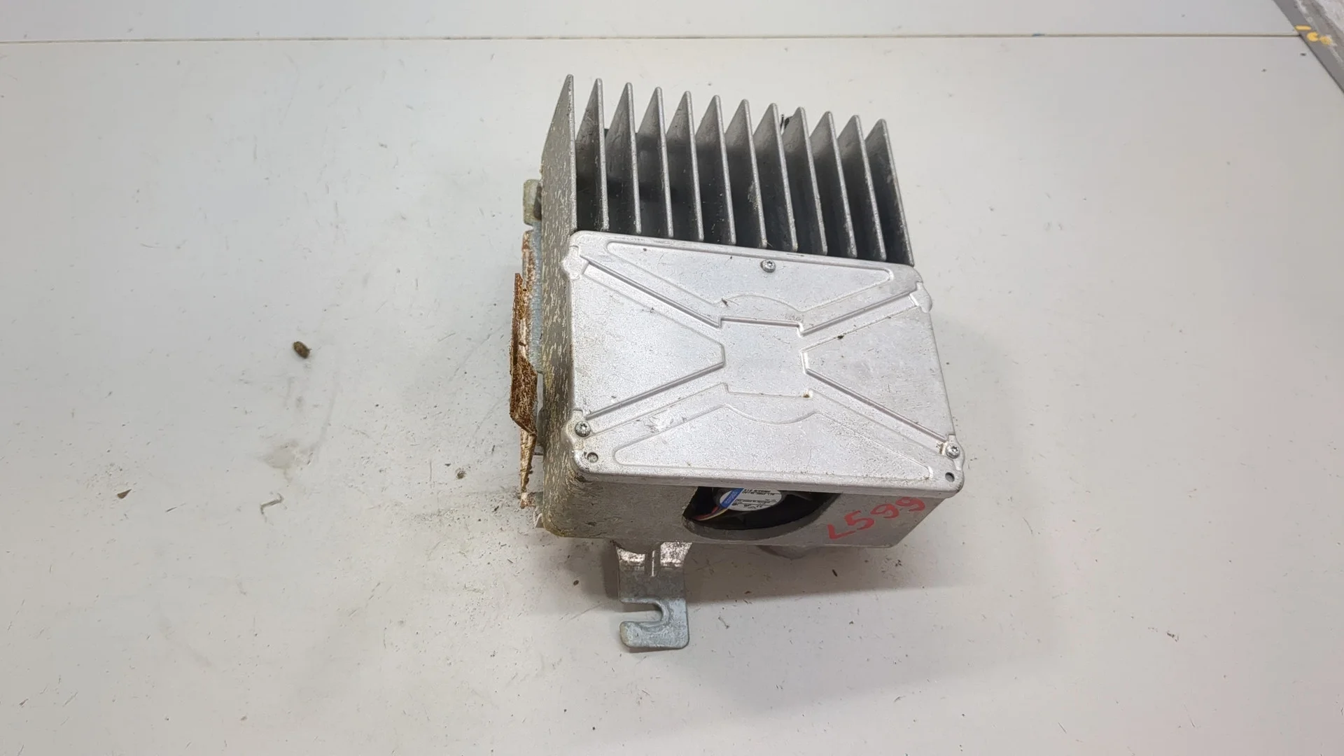 Усилитель магнитолы Mercedes-Benz GL-Class X164 2006-2012 КПП автомат 4х4 (АКПП) M273.923 Бензин 4.7 л Инжектор