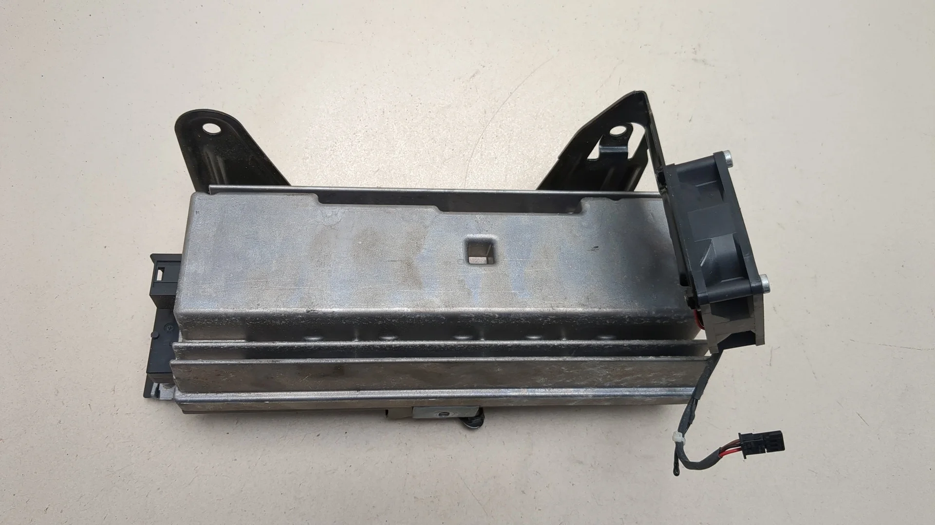 Усилитель магнитолы BMW 7 F01 2008-2015 КПП автомат (АКПП) N63B44A Бензин 4.4 л Турбо-инжектор