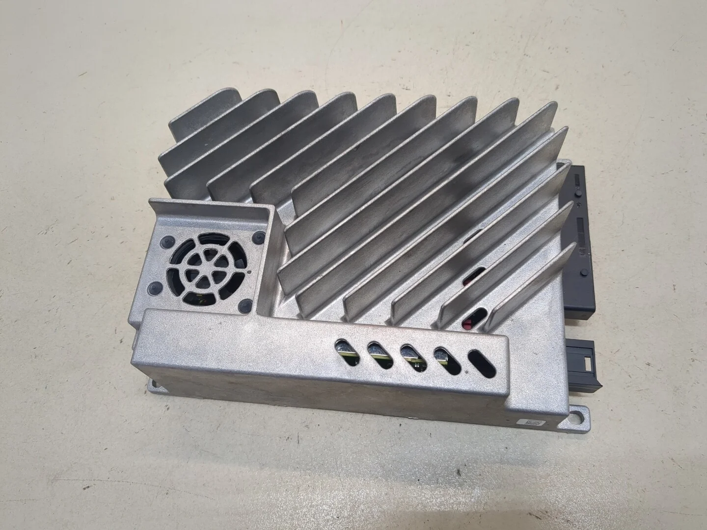 Усилитель магнитолы Mercedes-Benz GL X166 2012-2016 КПП автомат 4х4 (АКПП) 278.928 Бензин 4.7 л Турбо-инжектор