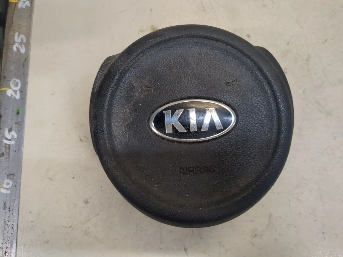 Подушка безопасности водителя Kia Sorento UM 2014-2020 КПП автомат 4х4 (АКПП) D4HB Дизель 2.2 л CRDi