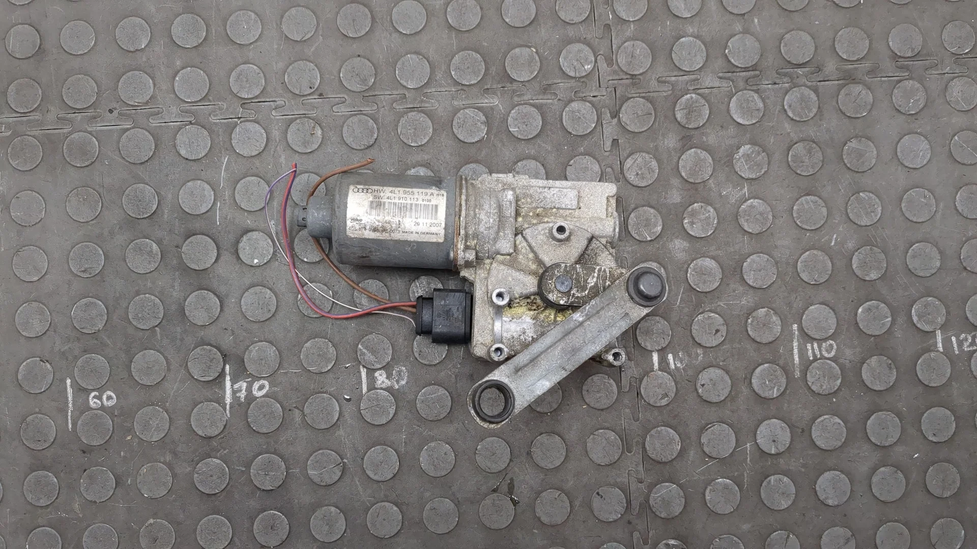 Двигатель стеклоочистителя (моторчик дворников) передний Audi Q7 2005-2015 КПП автомат 4х4 (АКПП) BAR Бензин 4.2 л FSI