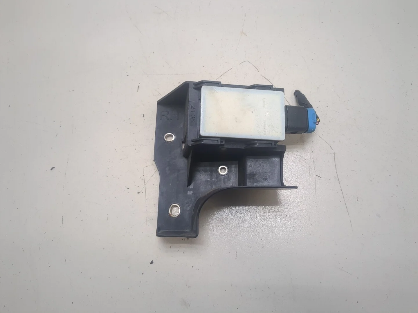 Датчик слепых (мертвых) зон Kia Sorento MQ4 2020-2025 КПП автомат 4х4 (АКПП) G4FT Гибридный 1.6 л Турбо-инжектор