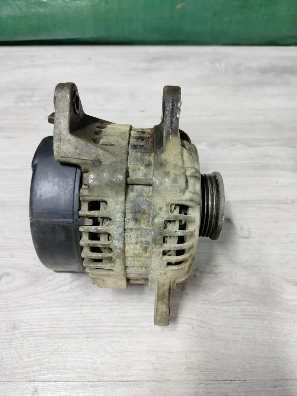 Генератор Mitsubishi Carisma 2003 DA1A