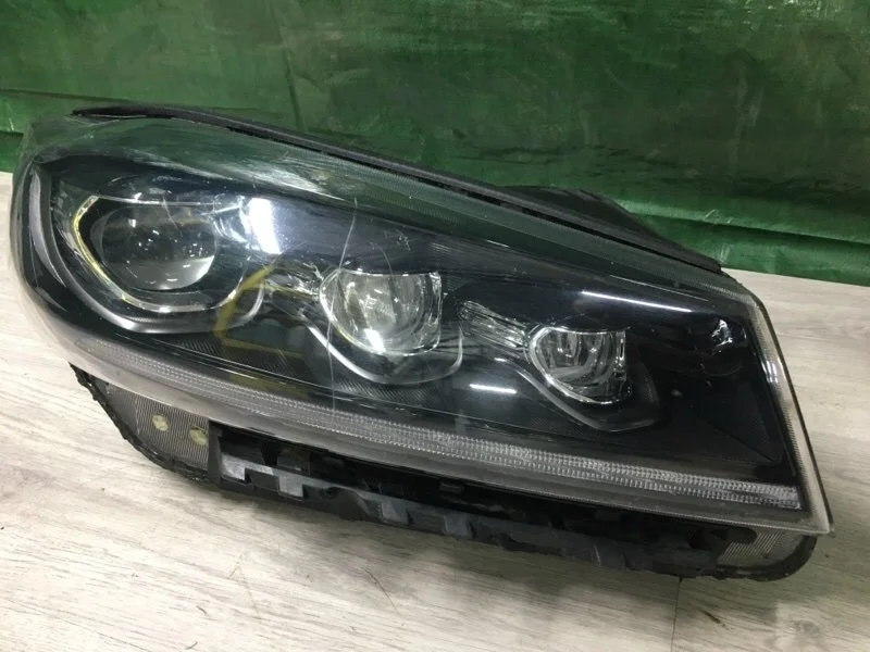 Фара Kia sorento 2018 , UM