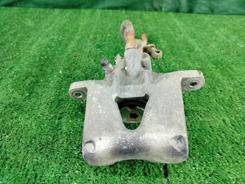 Суппорт задний левый Ford Mondeo 3 2002 B4Y